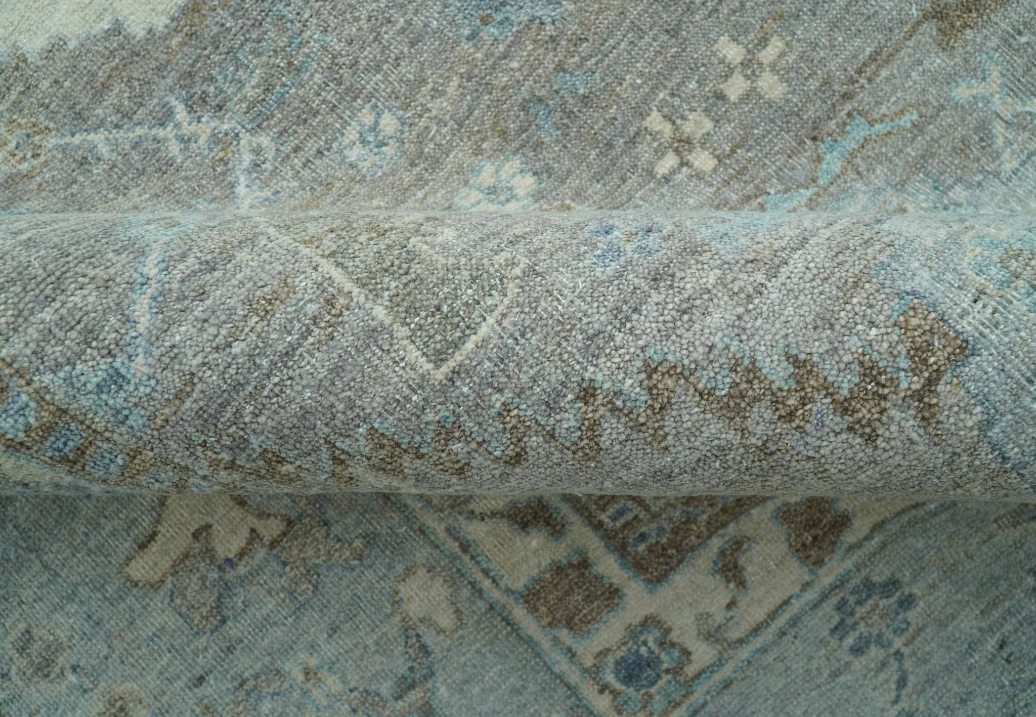 Traditional Design Gray And Beige Large 12x15 Hand Knotted Wool Rug - Image 7