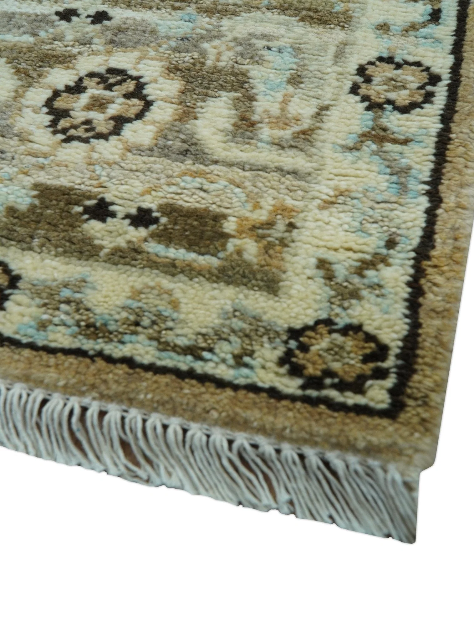 Traditional Oriental Design Beige Hand knotted 6x8.7 Wool Area Rug - Image 4