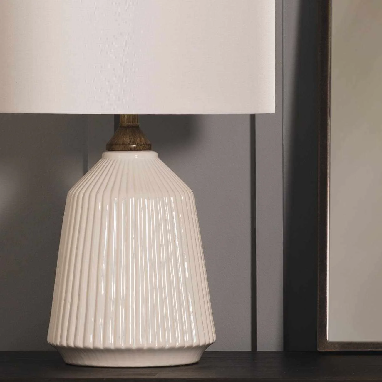 Tramutola White Table Lamp - Image 11