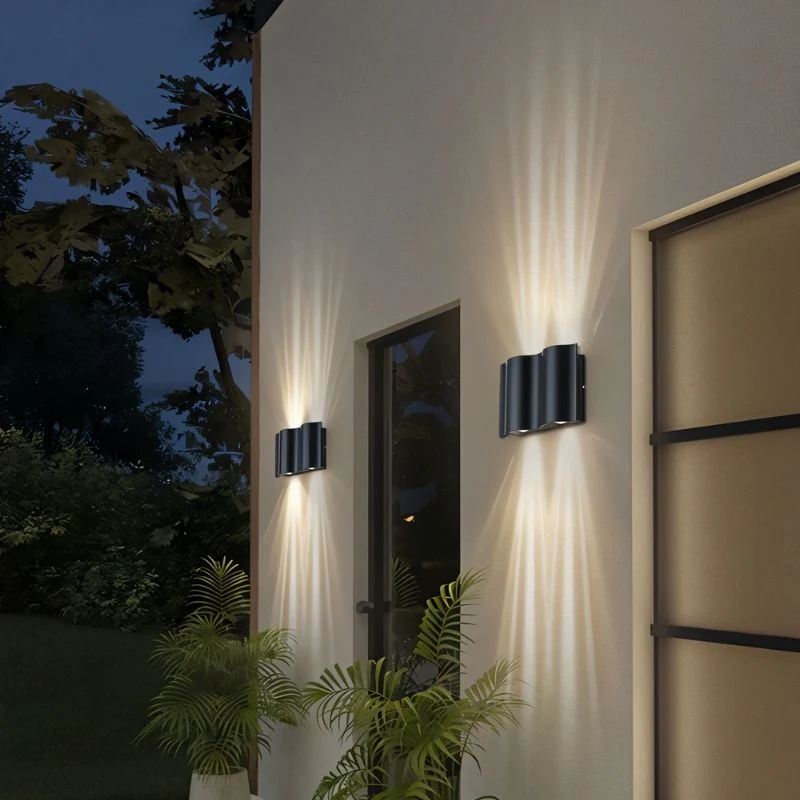 Trevis Outdoor Wall Lamp - Image 4