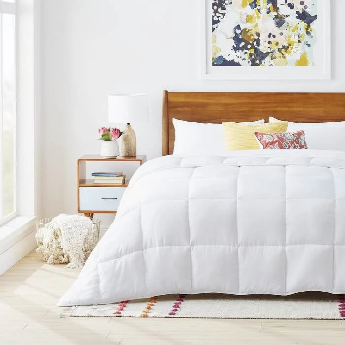 Twin Size Cozy All Seasons Plush White Polyester Down Alternative Comforter - Image 2