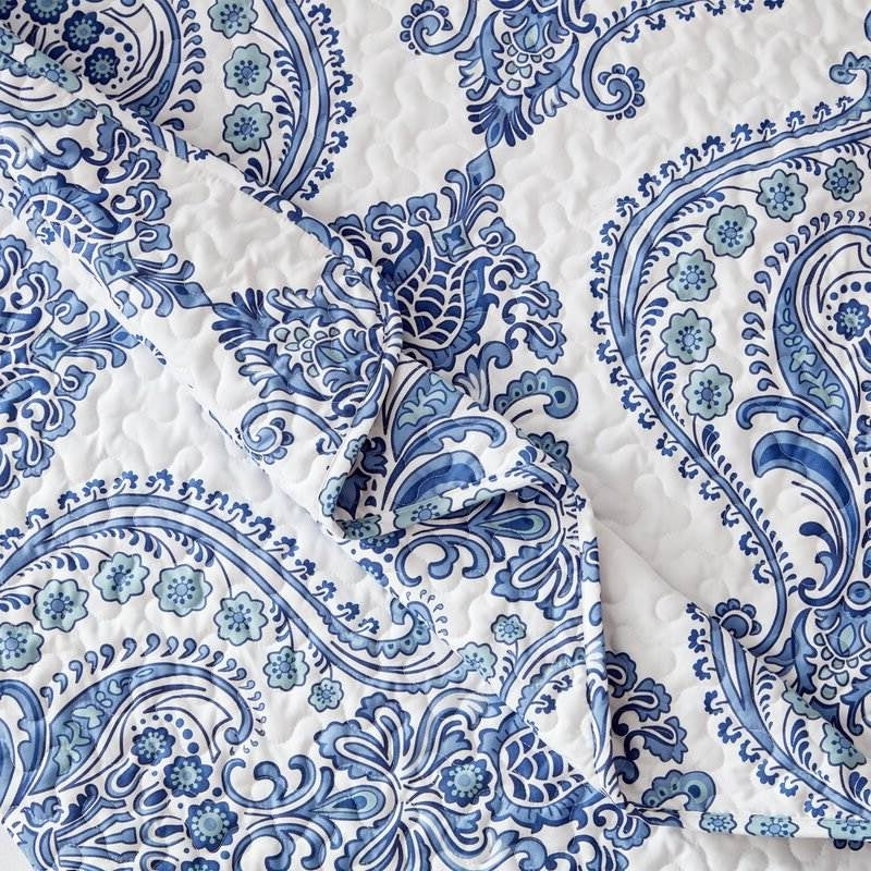 Twin Size Soft Microfiber Reversible Blue/White Baroque Floral Design Quilt Set - Image 3