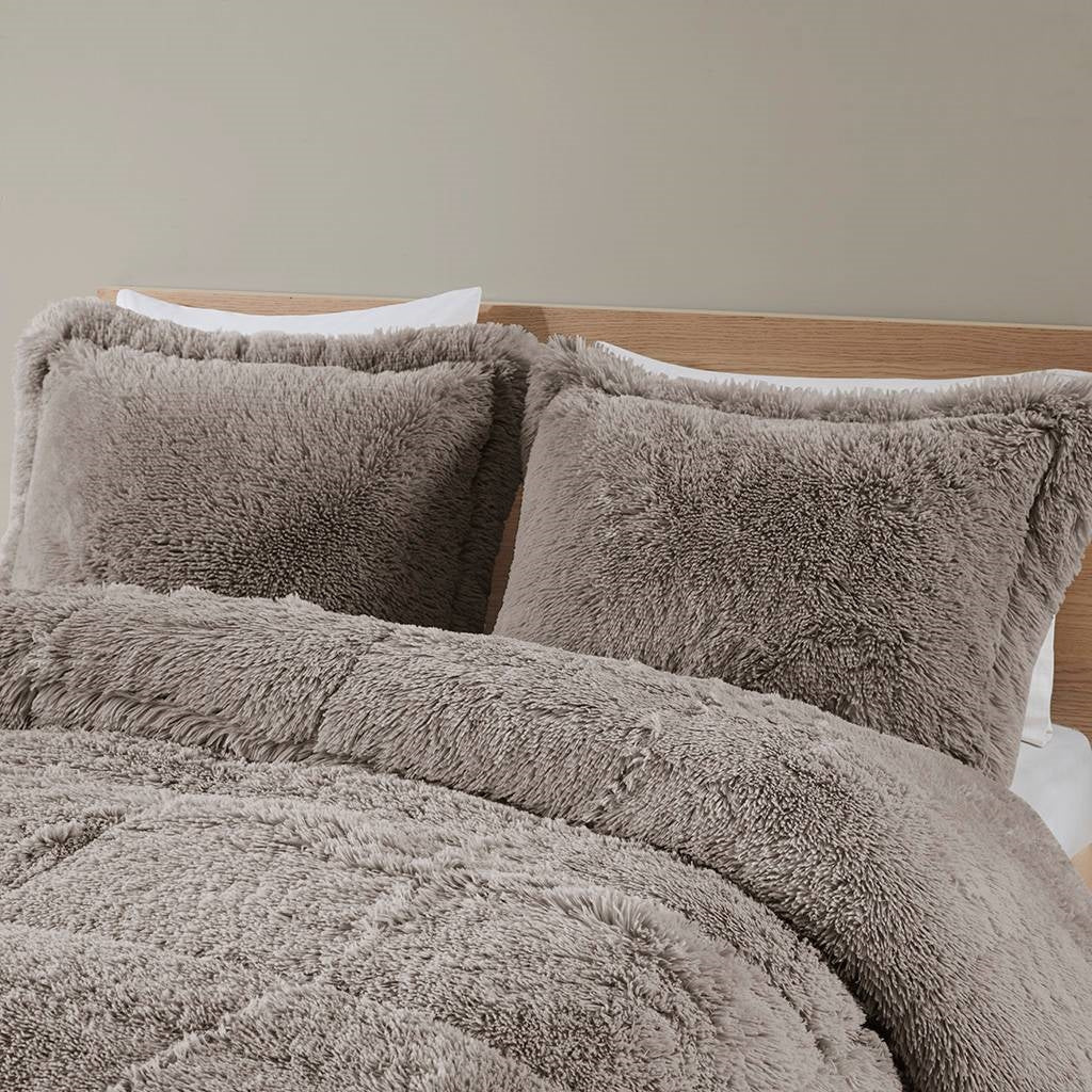 Twin/Twin XL Grey Soft Sherpa Faux Fur 2-Piece Comforter Set with Pillow Shams - Image 4