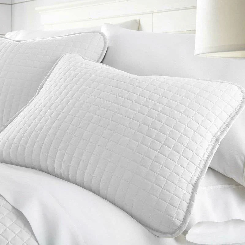 Twin/Twin XL Lightweight White Ultra Soft 2-Piece Microfiber Quilt Set - Image 3