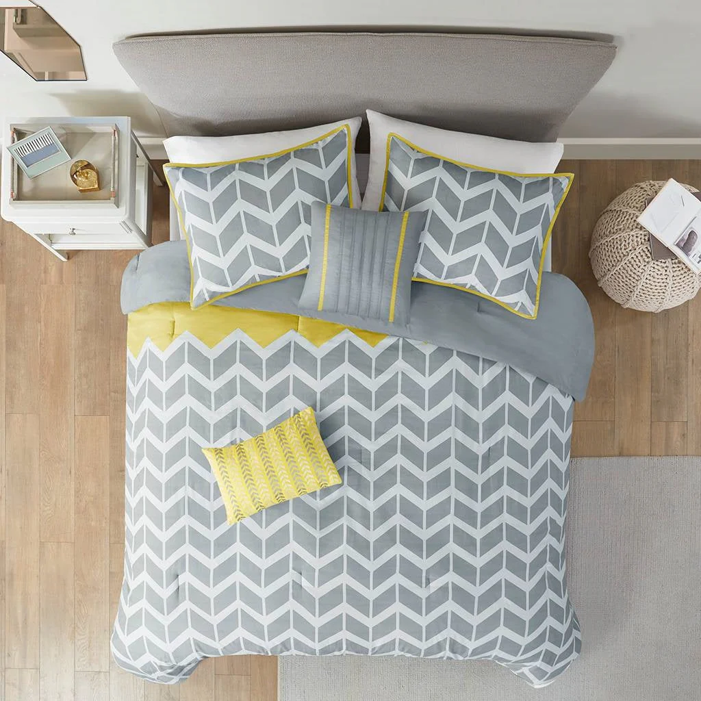 Twin / Twin XL Reversible Comforter Set in Grey White Yellow Chevron Stripe - Image 4