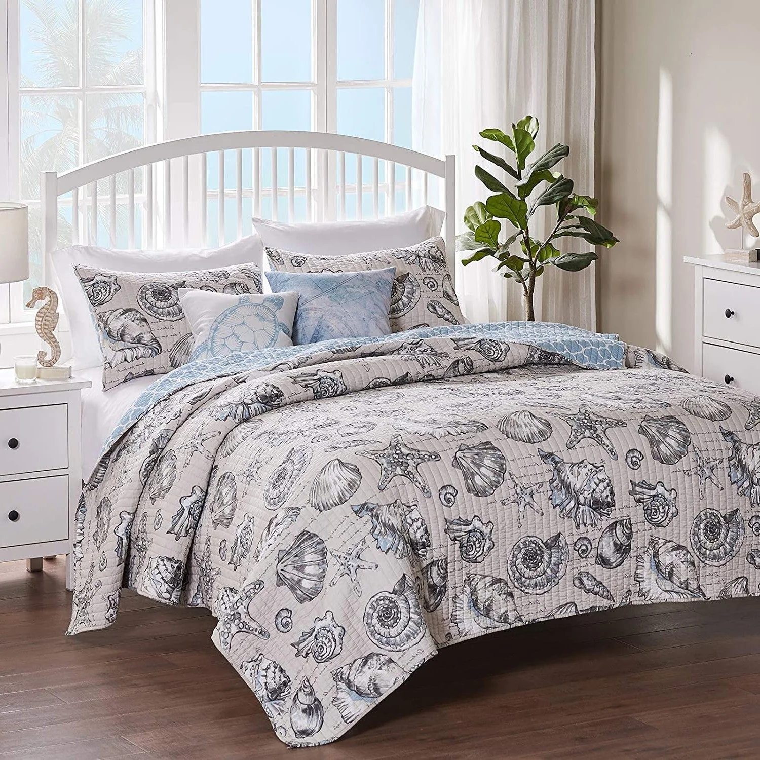 Twin/Twin XL size 2 Piece Microfiber Beach Shells Coastal Reversible Quilt Set - Image 2