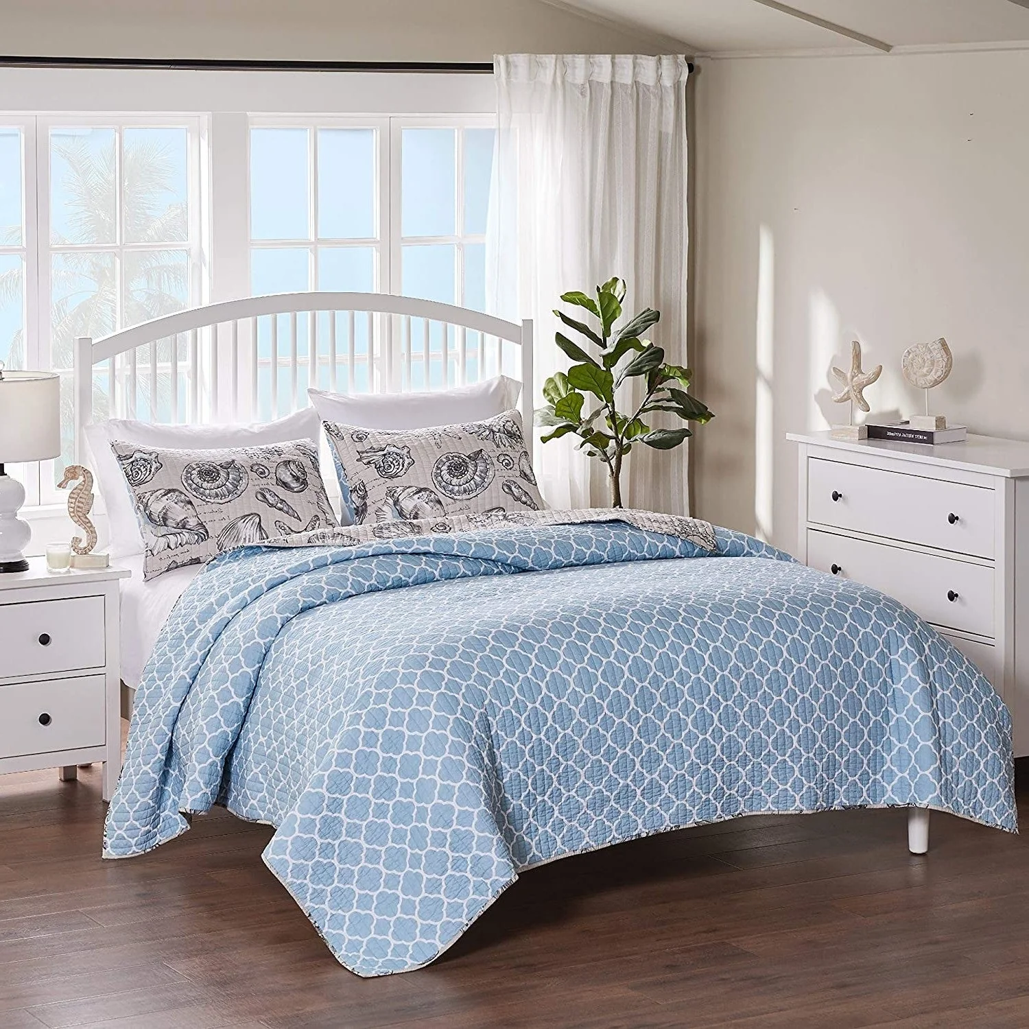 Twin/Twin XL size 2 Piece Microfiber Beach Shells Coastal Reversible Quilt Set - Image 3