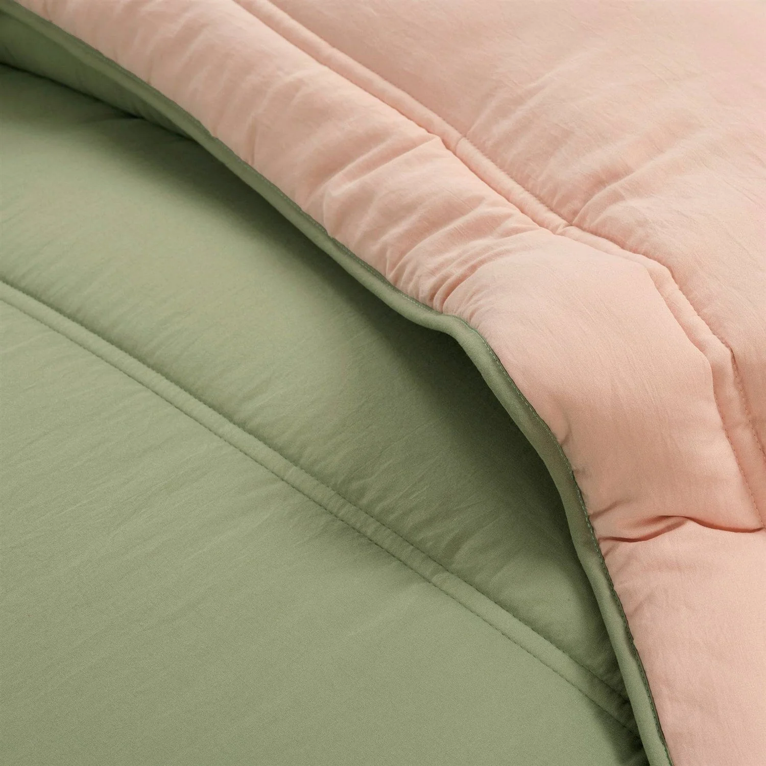 Twin/XL Soft Lightweight Reversible Quilted Comforter Set in Green/Pink - Image 4