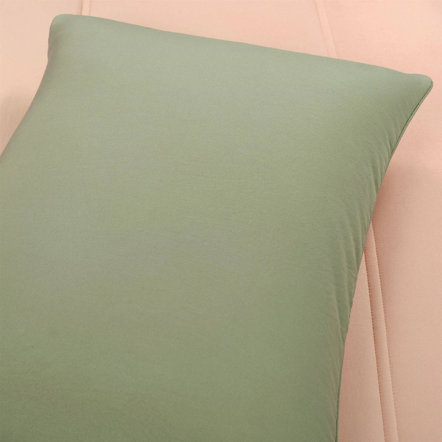 Twin/XL Soft Lightweight Reversible Quilted Comforter Set in Green/Pink - Image 5