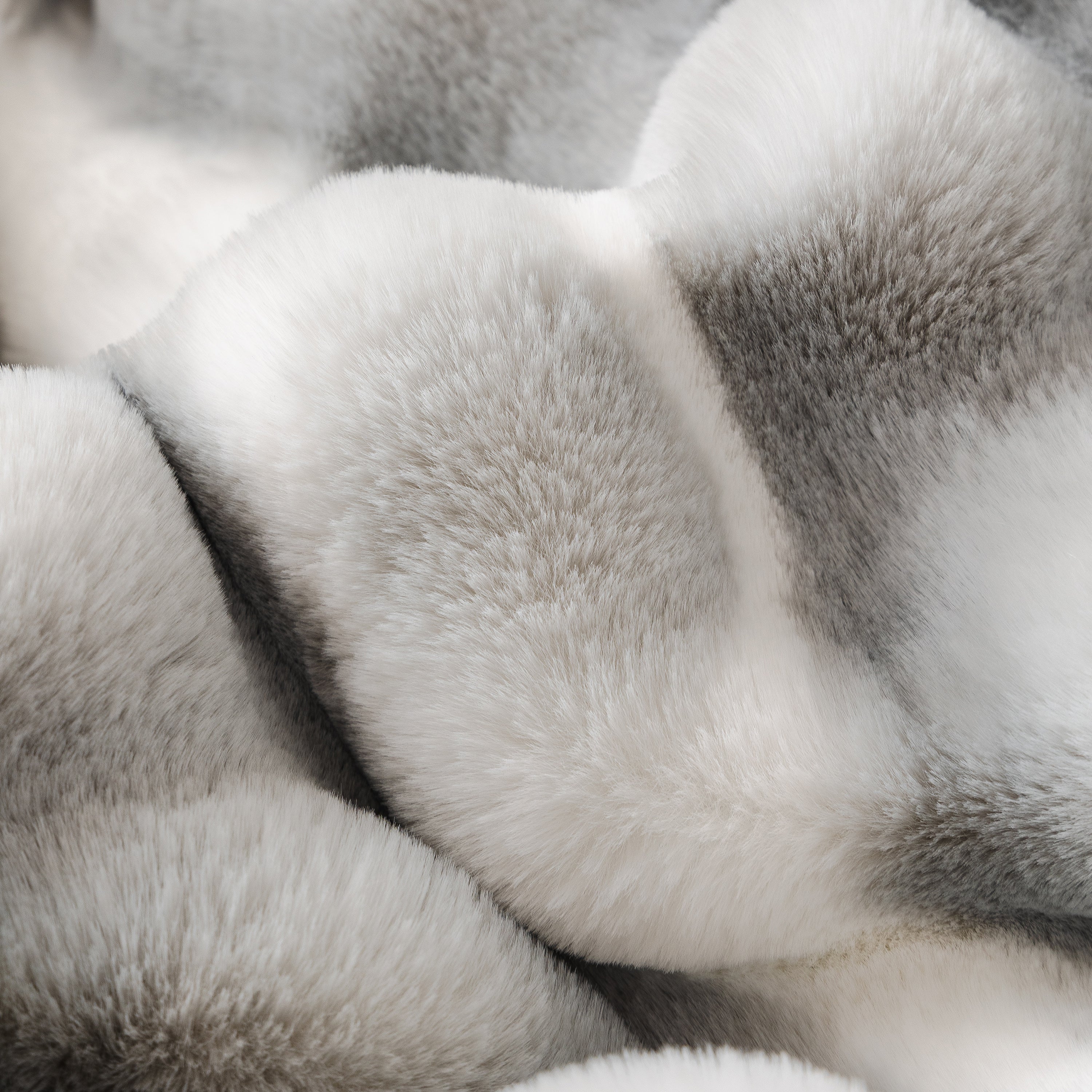 Ultra Soft Faux Fur Couch Cover – Large, Fluffy, and Elegant Sofa Throw Blanket - Image 14
