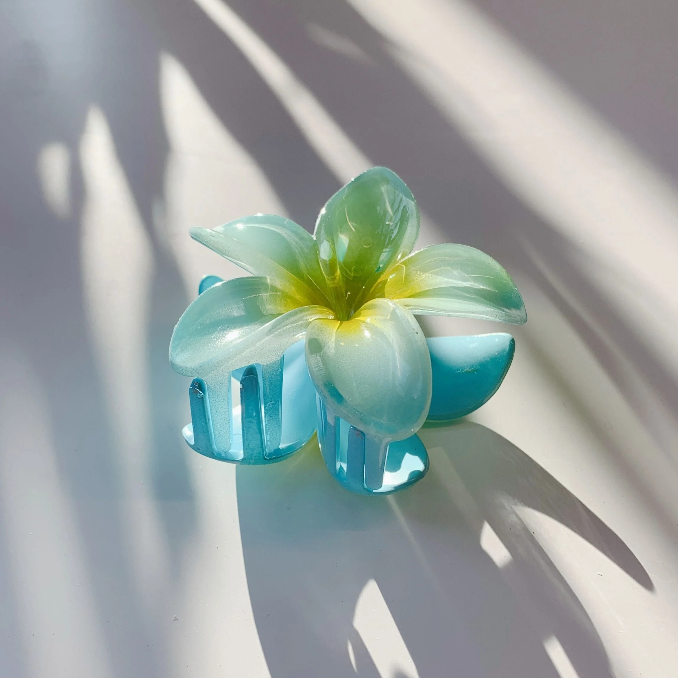 Velvet Claws Blue Flower Hair Claw - Image 3