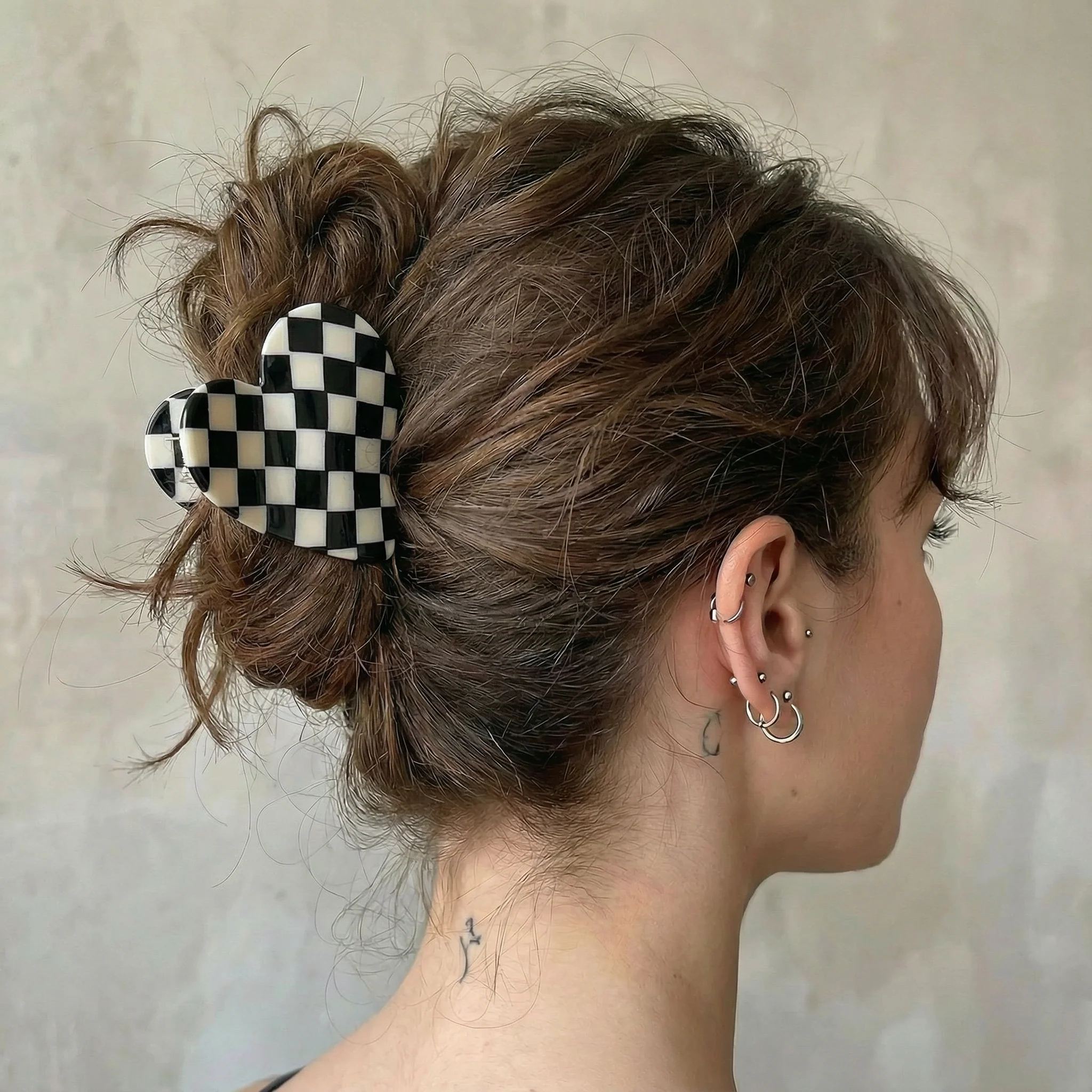 Velvet Claws Checkered Heart Hair Clip - Image 2