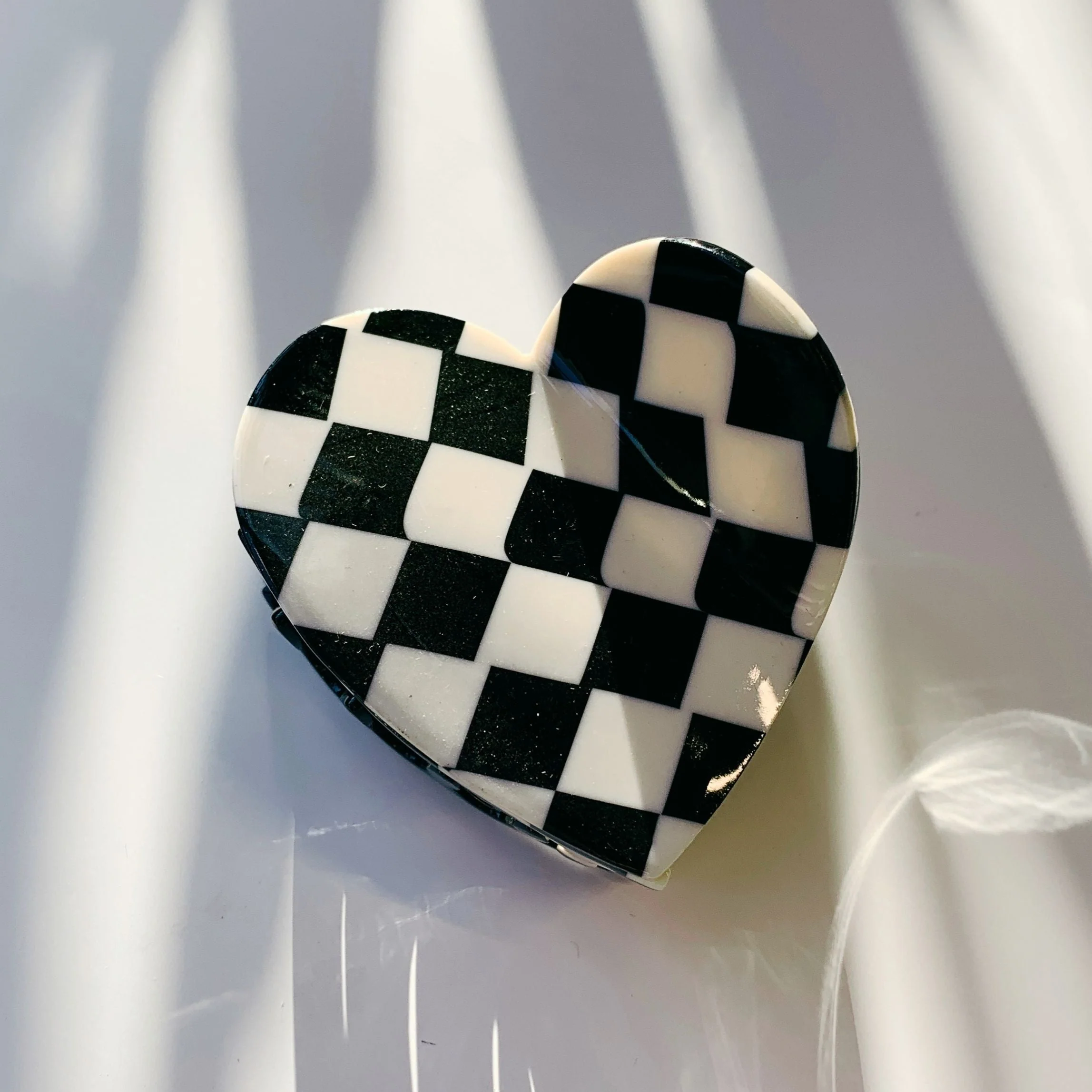 Velvet Claws Checkered Heart Hair Clip - Image 3