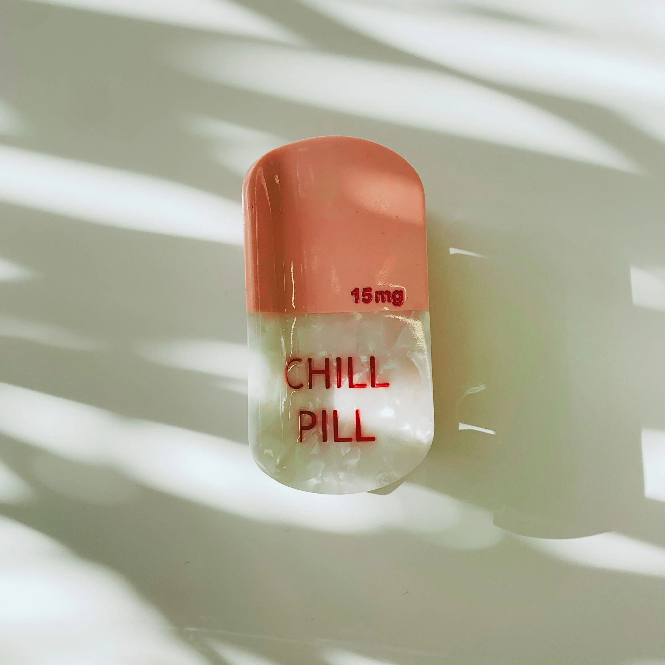 Velvet Claws Chill Pill Hair Claw - Image 3