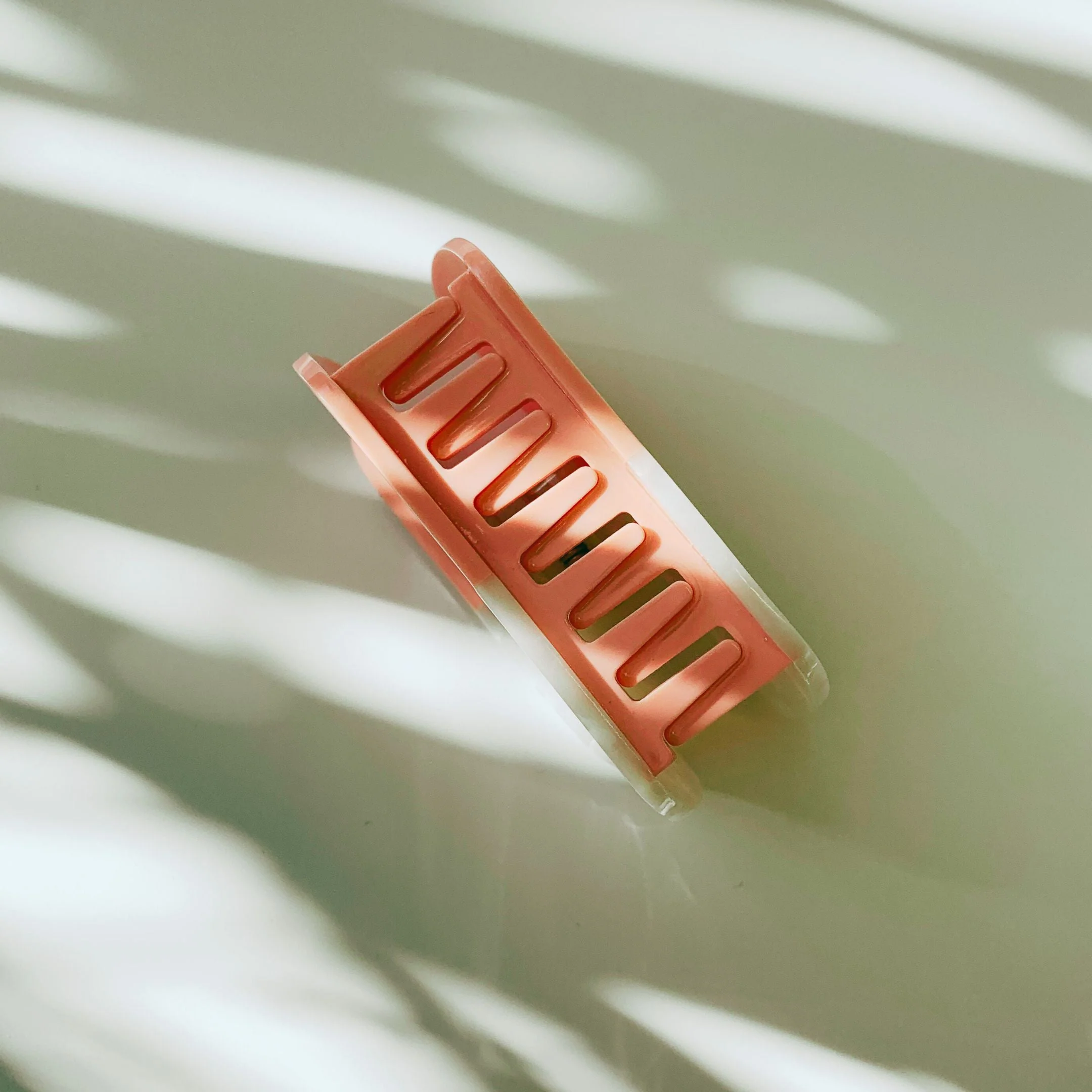 Velvet Claws Chill Pill Hair Claw - Image 5