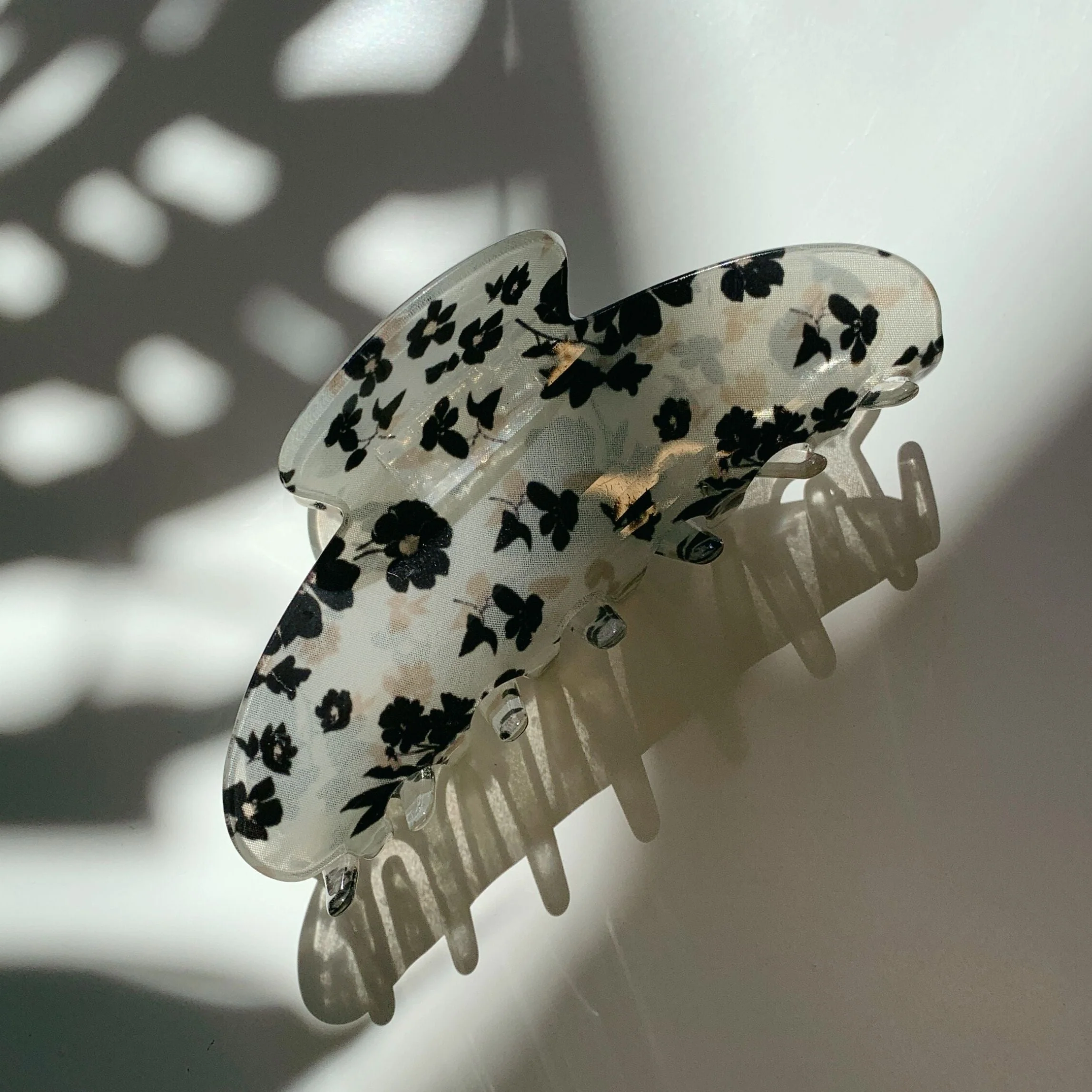 Velvet Claws French Floral Black Flowers Hair Claw - Image 3
