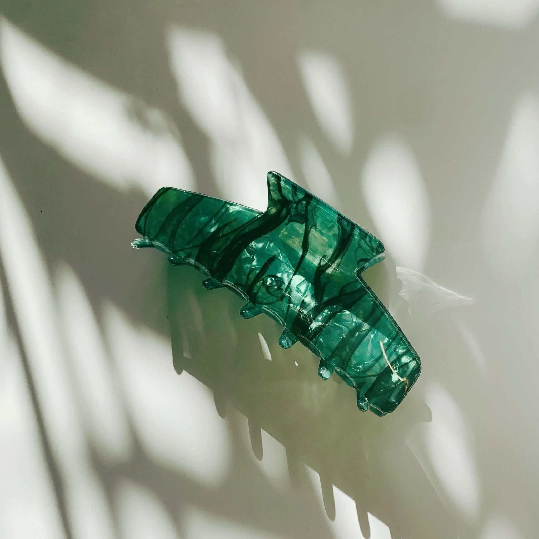 Velvet Claws Green Shadows Hair Claw - Image 6