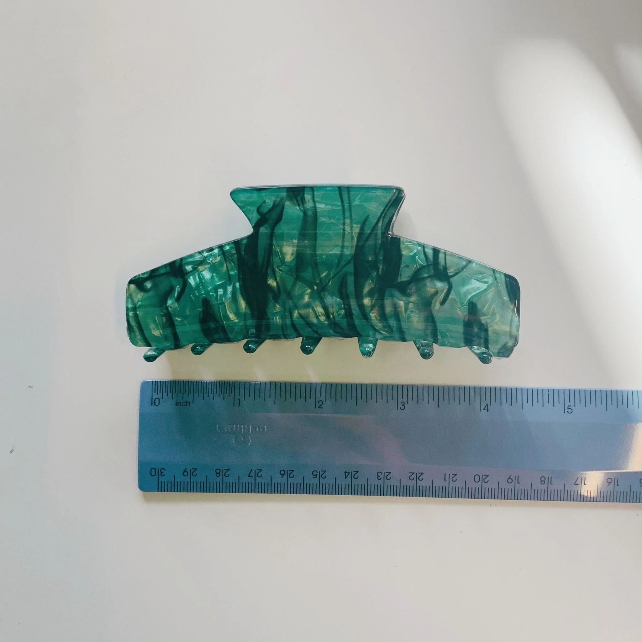Velvet Claws Green Shadows Hair Claw - Image 7