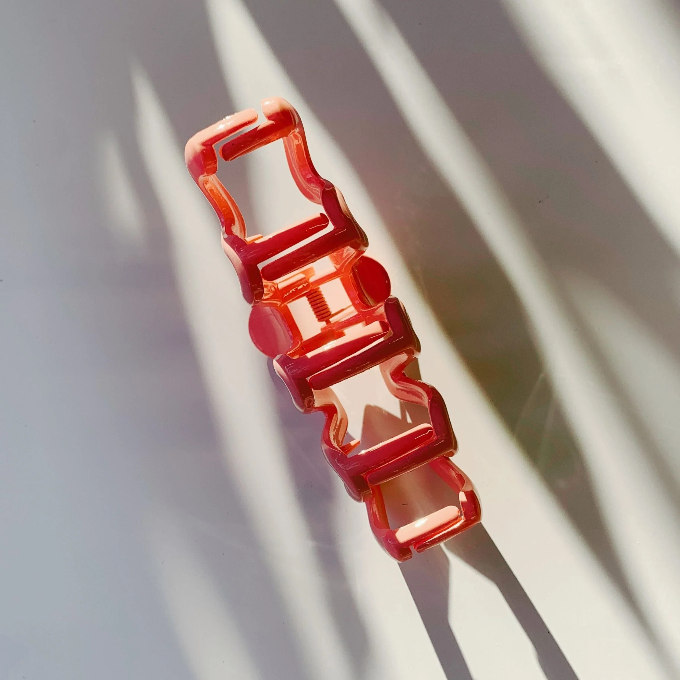 Velvet Claws Hair Clip | '80s Squiggle in Bubble Pink | Claw Clip in Velvet Travel Bag - Image 5