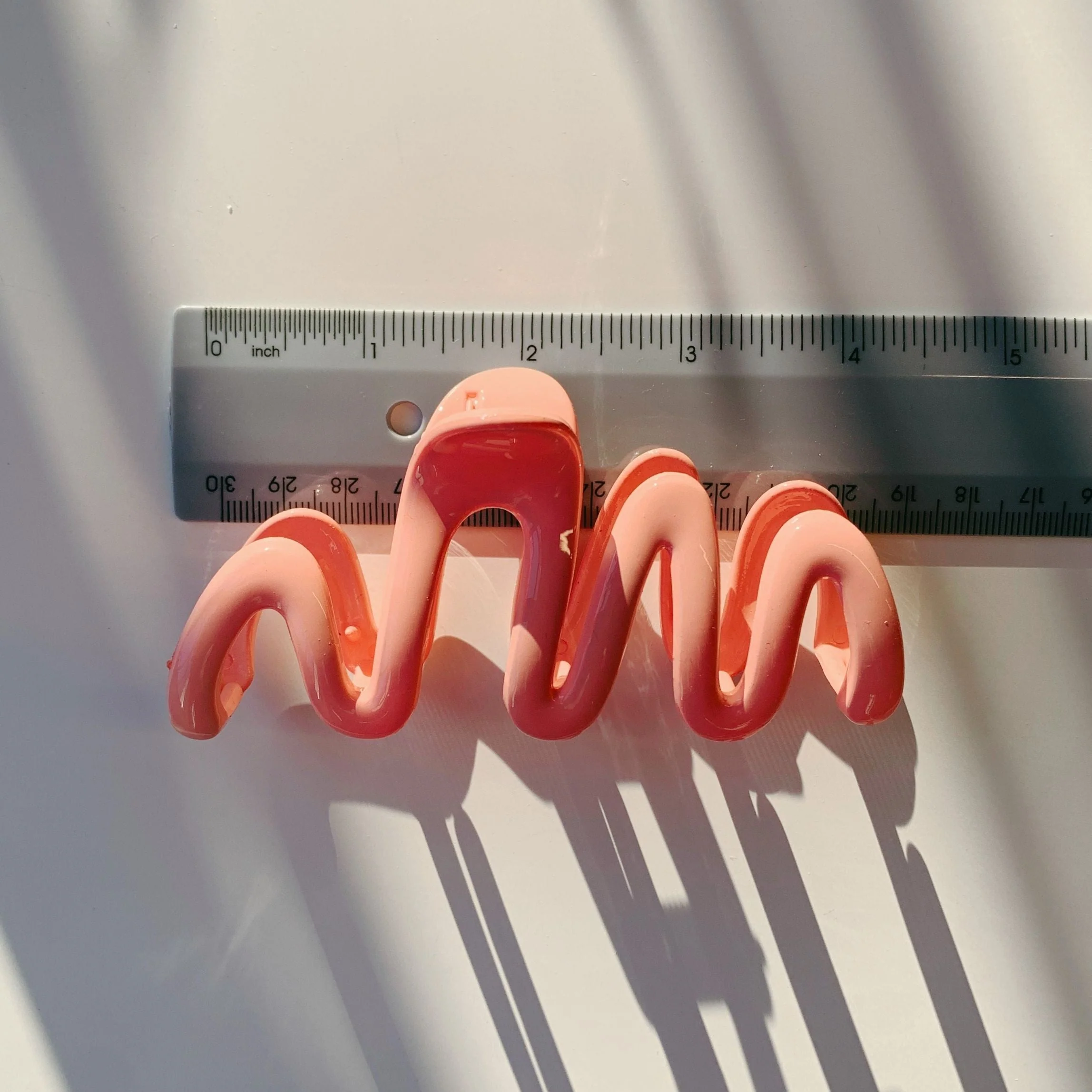 Velvet Claws Hair Clip | '80s Squiggle in Bubble Pink | Claw Clip in Velvet Travel Bag - Image 7