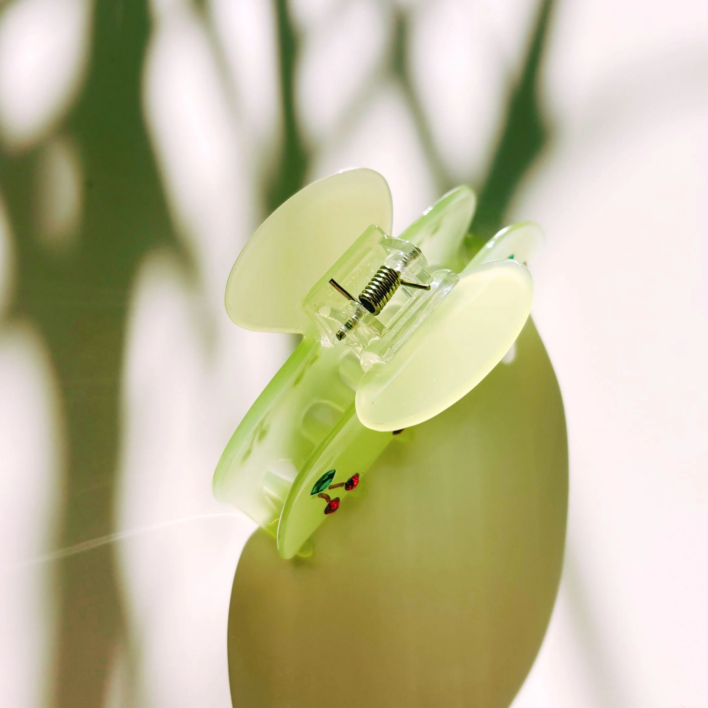 Velvet Claws Hair Clip | Cherries in Mint Ice - Image 4