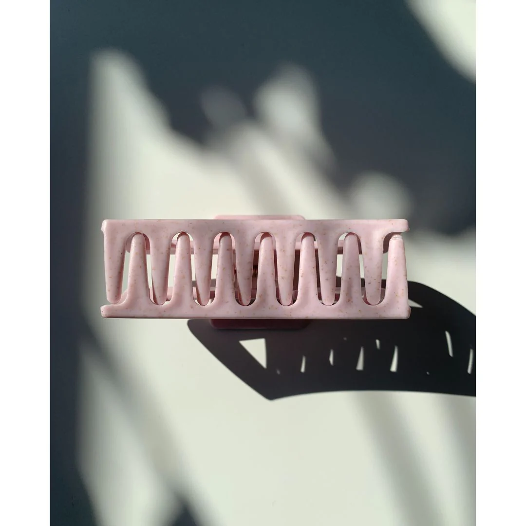 Velvet Claws Hair Clip | The Jada in Baby Pink Speckle Hair Claw - Image 2