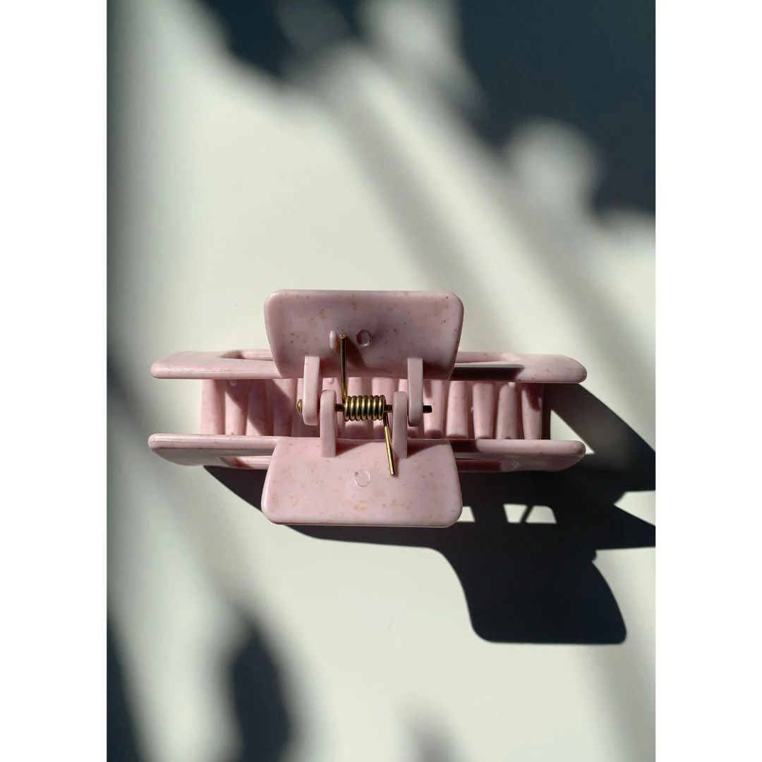 Velvet Claws Hair Clip | The Jada in Baby Pink Speckle Hair Claw - Image 3