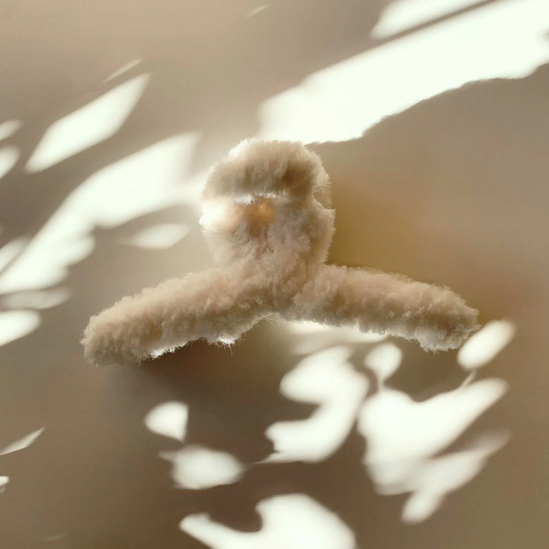 Velvet Claws Hair Clip | Triangle Plush in Faux Fur White Hair Claw - Image 2