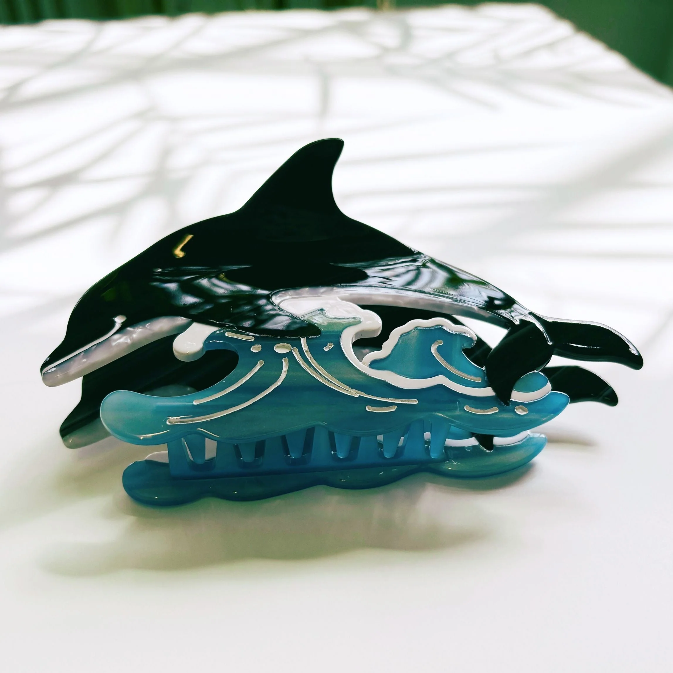 Velvet Claws Killer Whale Orca Hair Claw - Image 8