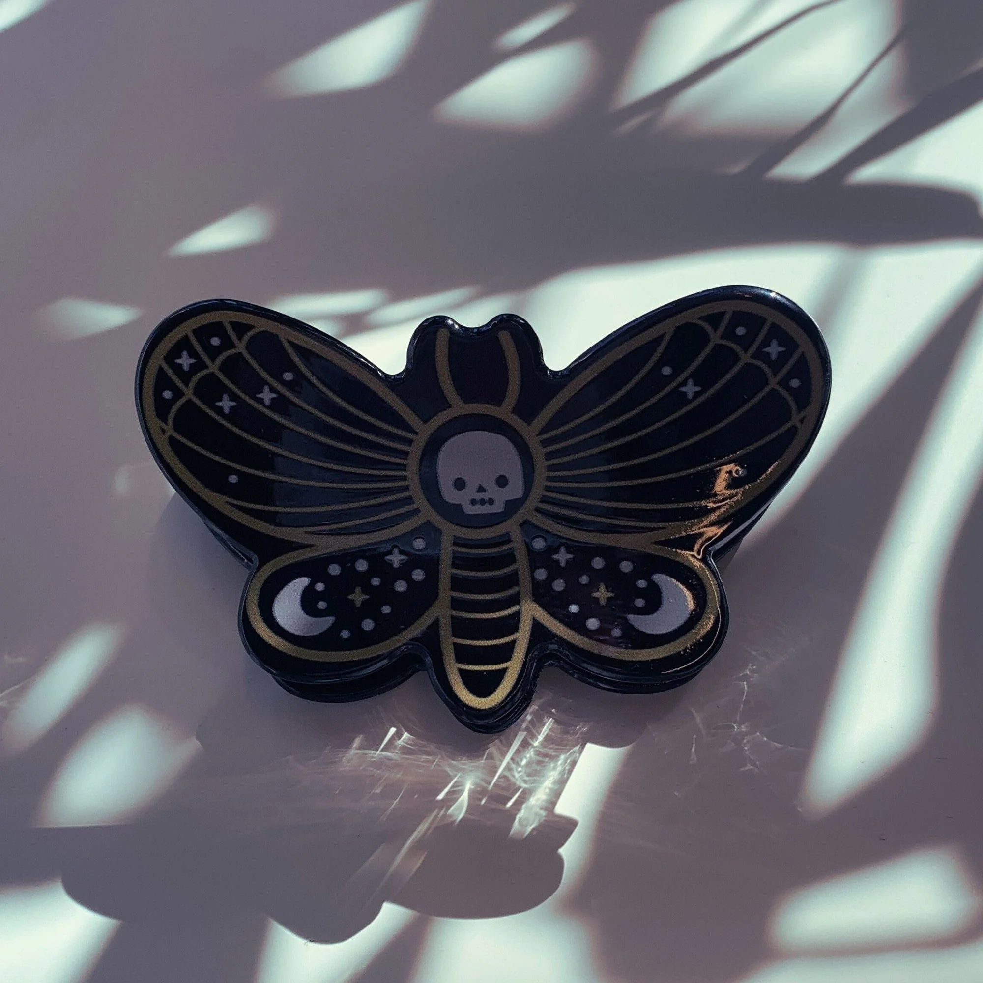 Velvet Claws Luna Moth Mini Hair Claw - Image 2