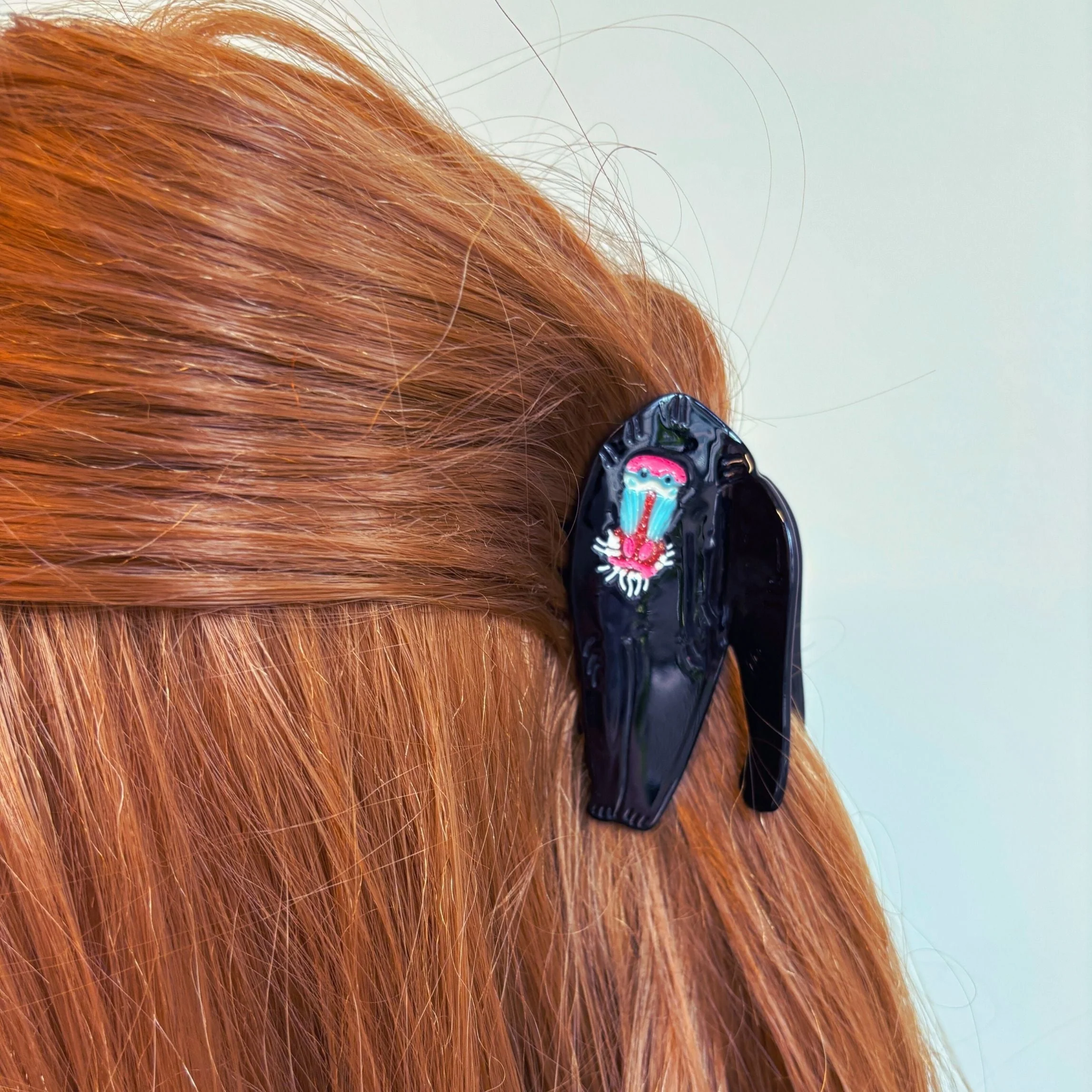 Velvet Claws Mandrill Ape Hair Claw in Black - Image 2