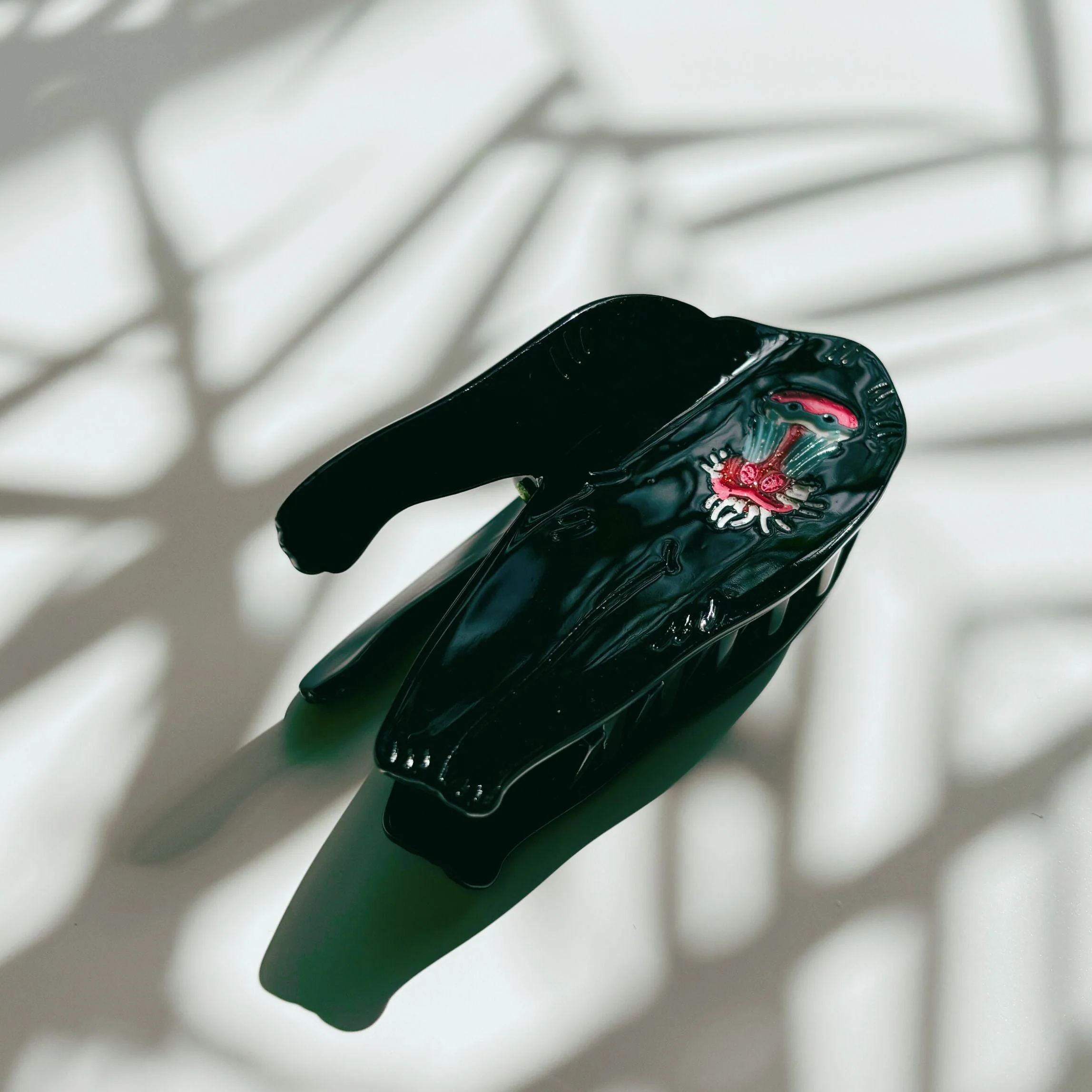 Velvet Claws Mandrill Ape Hair Claw in Black - Image 3
