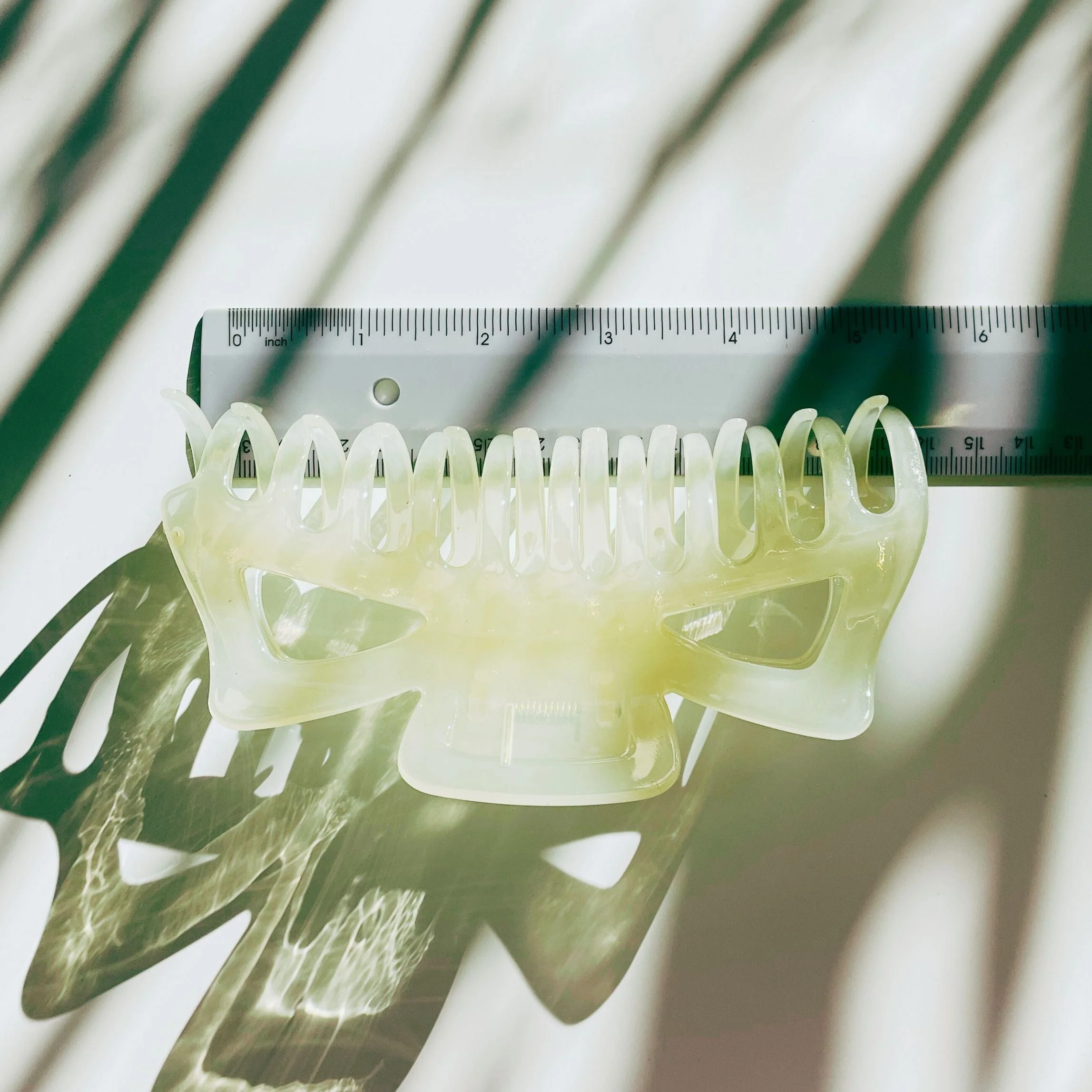 Velvet Claws Megabow Milk White Hair Claw - Image 8