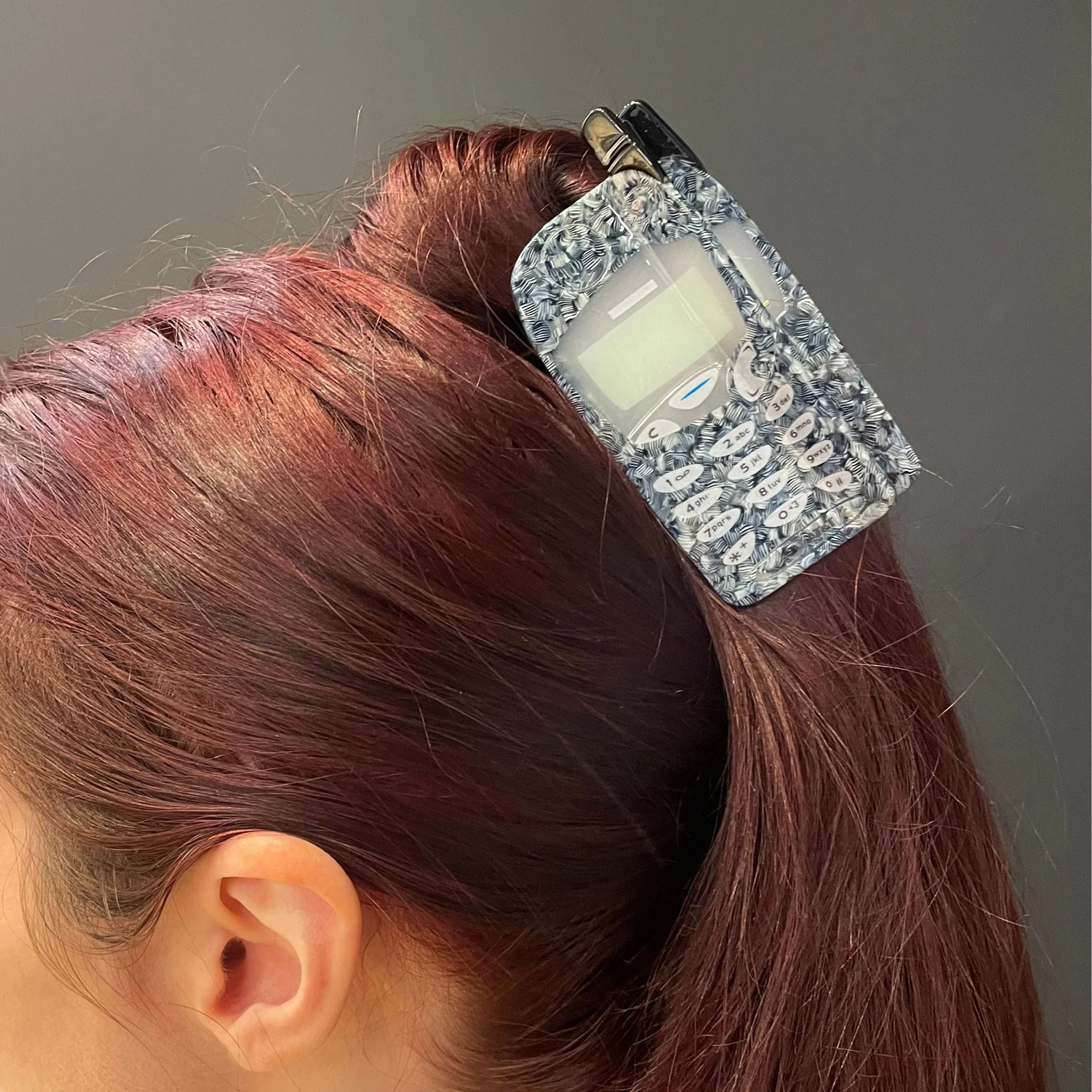 Velvet Claws Millennial Cellphone Hair Clip - Image 2