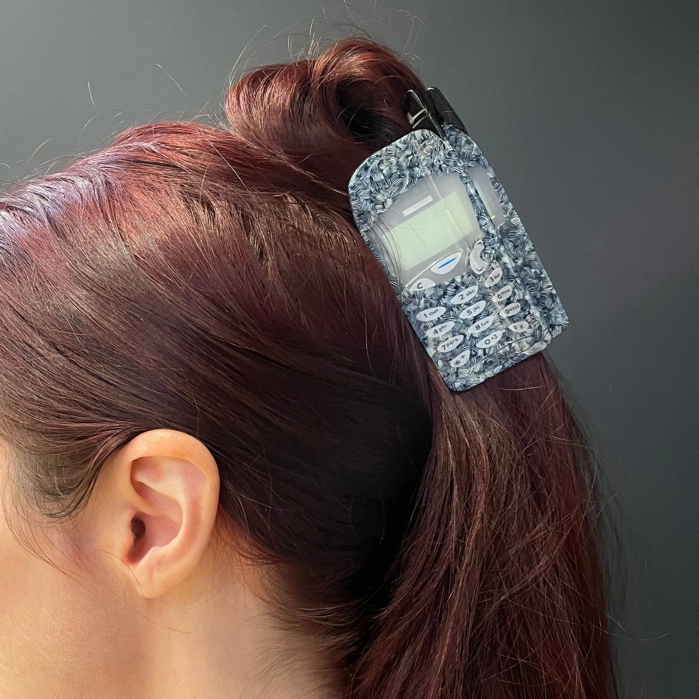 Velvet Claws Millennial Cellphone Hair Clip - Image 8