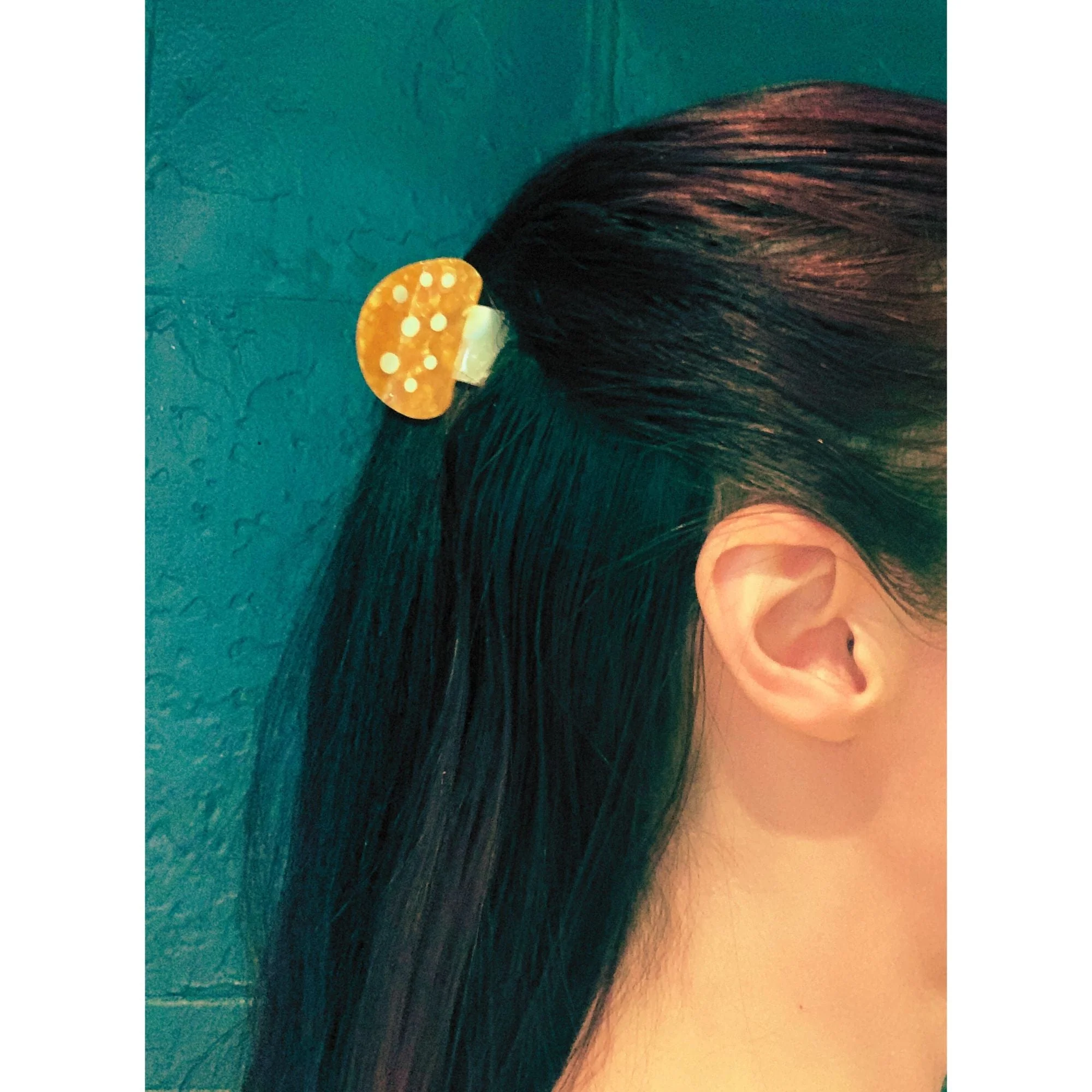 Velvet Claws Mini Mushroom Hair Clip in Orange - Image 5