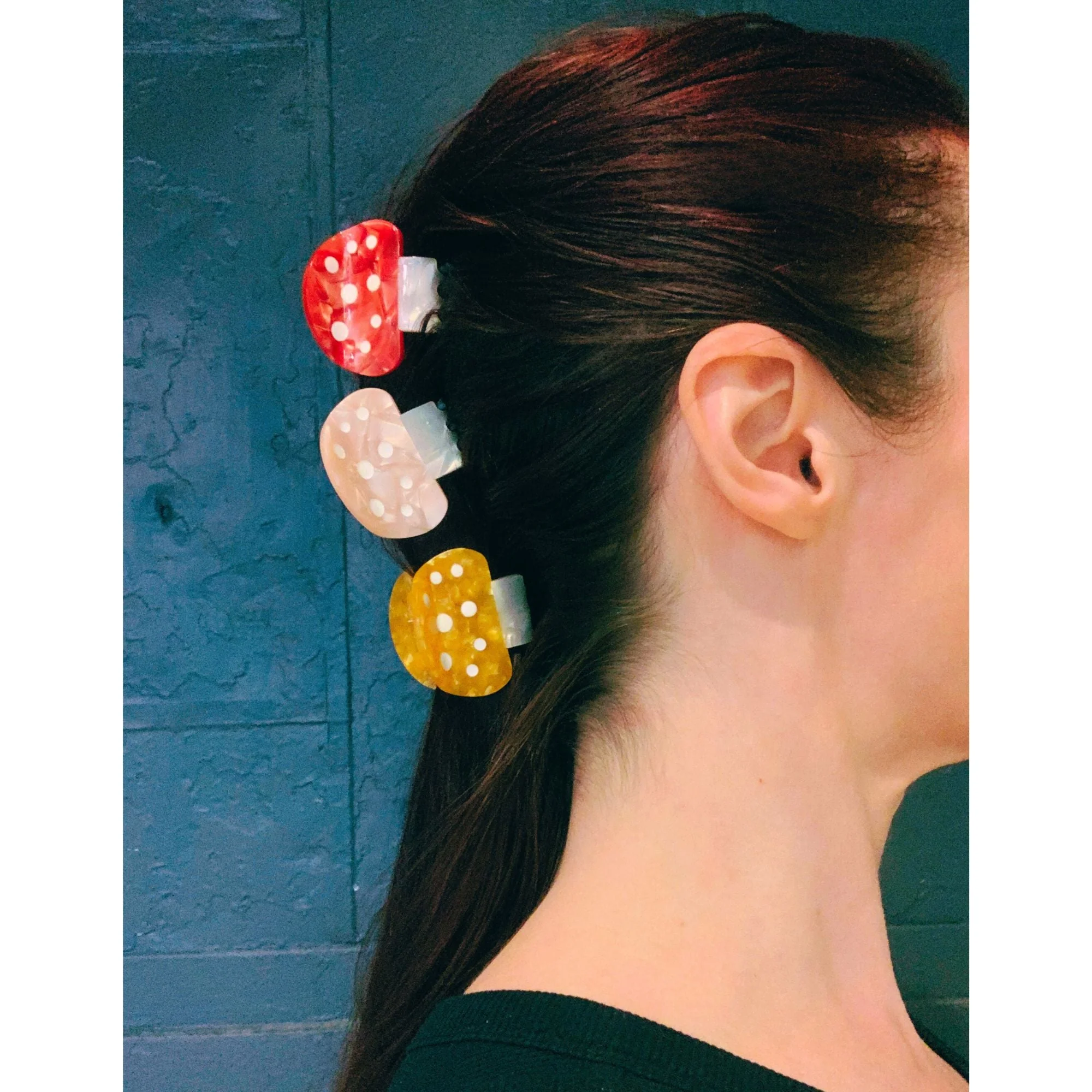 Velvet Claws Mini Mushroom Hair Clip in Orange - Image 9