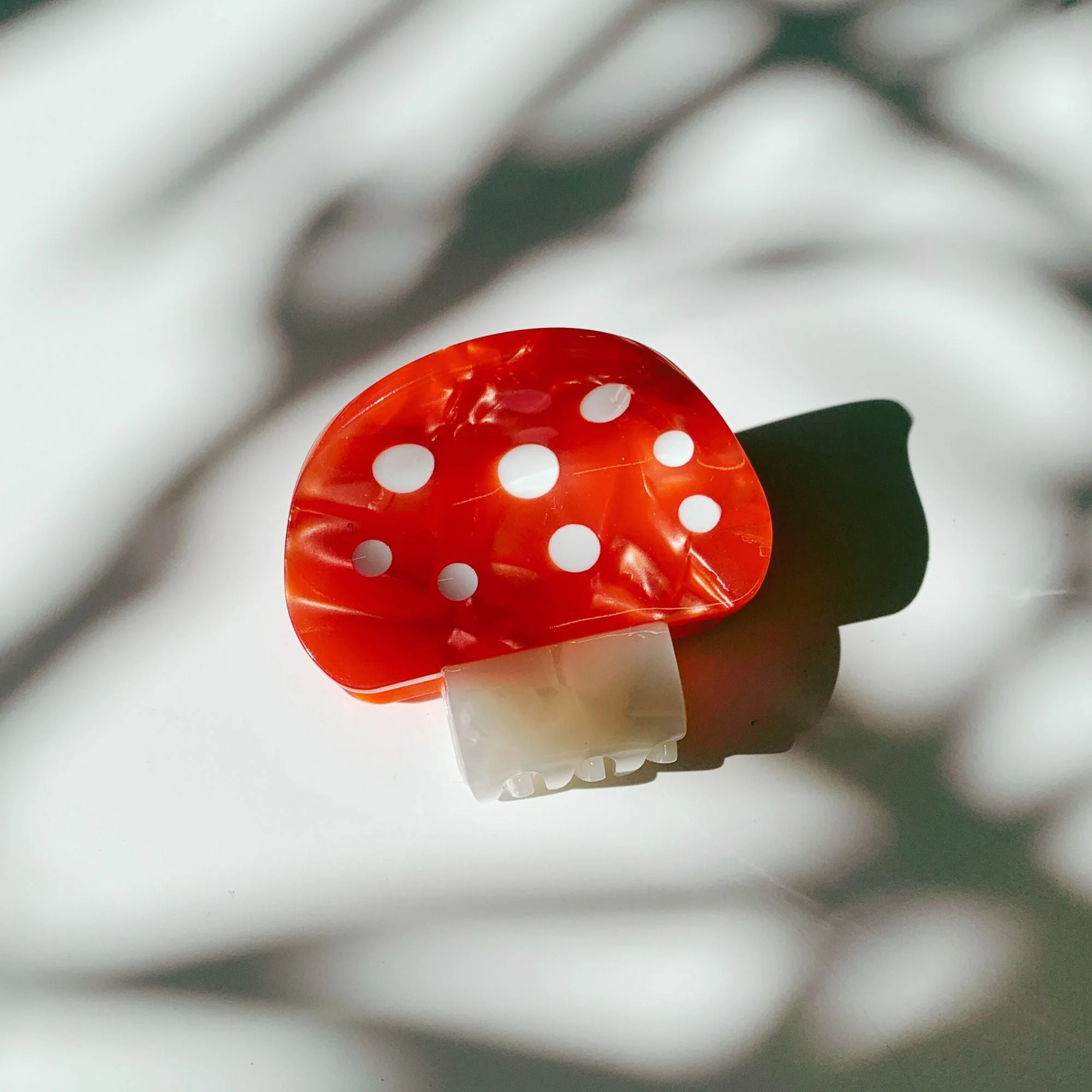 Velvet Claws Mini Mushroom Hair Clip in Red - Image 2