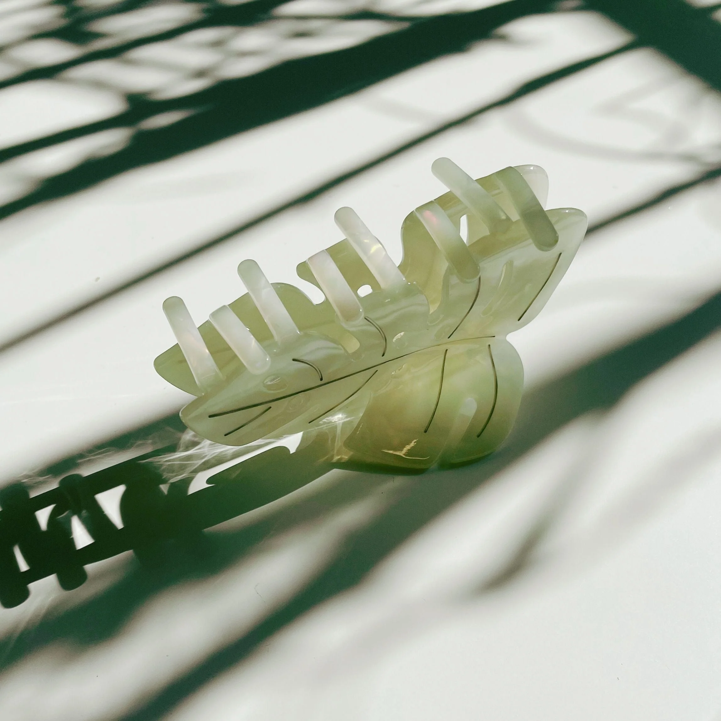 Velvet Claws Monstera White Tropical Hair Clip - Image 6