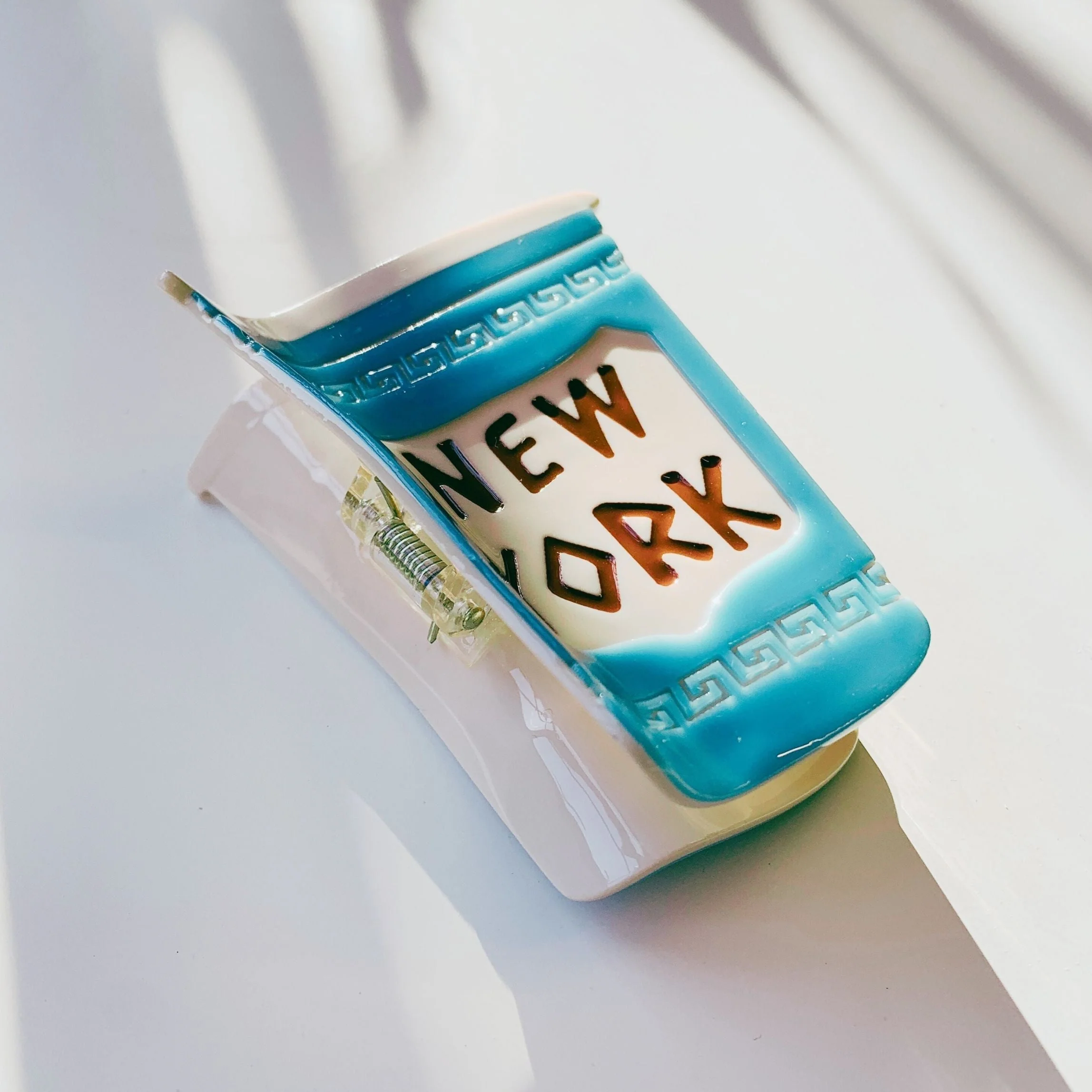 Velvet Claws New York Coffee Cup Hair Claw - Image 2