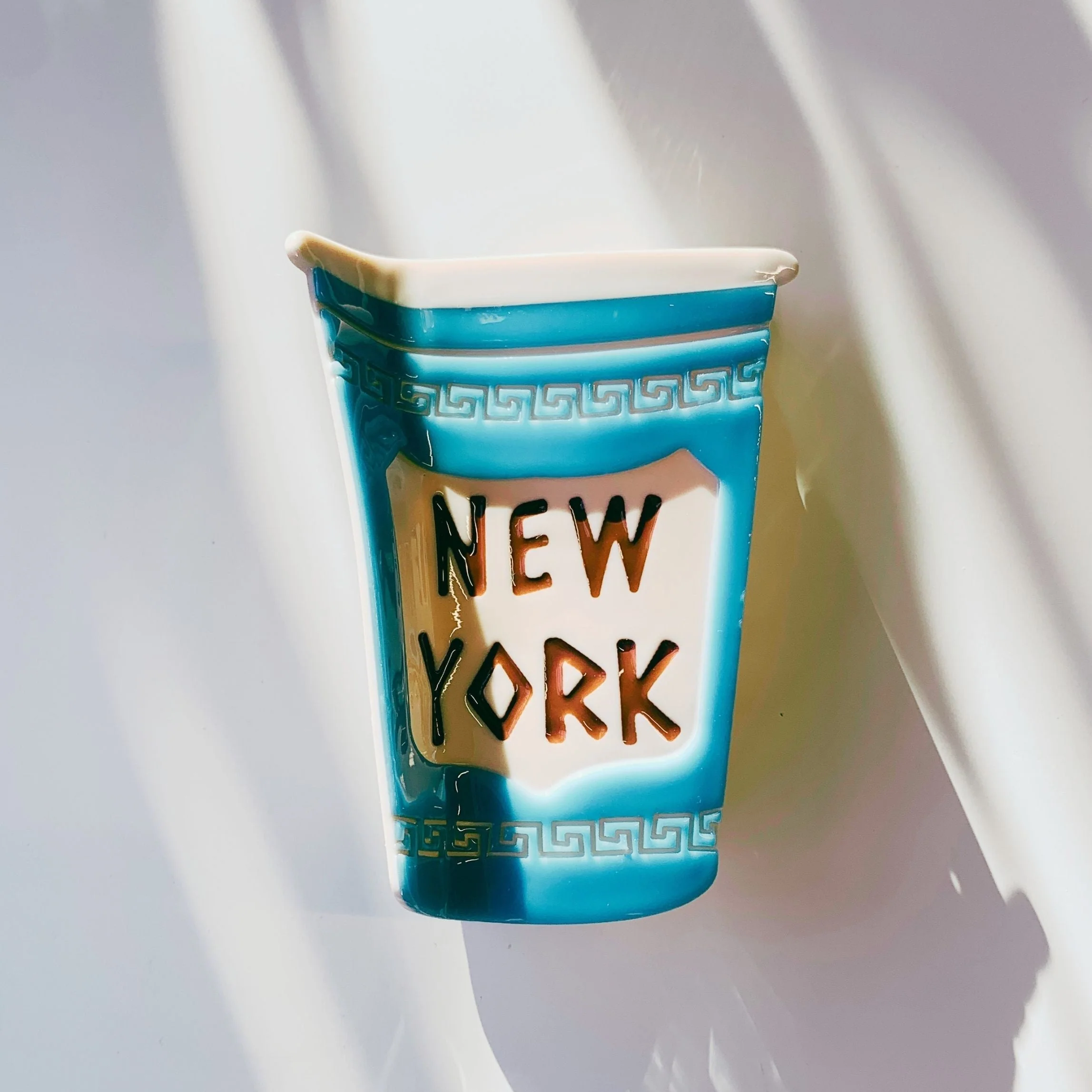 Velvet Claws New York Coffee Cup Hair Claw - Image 4