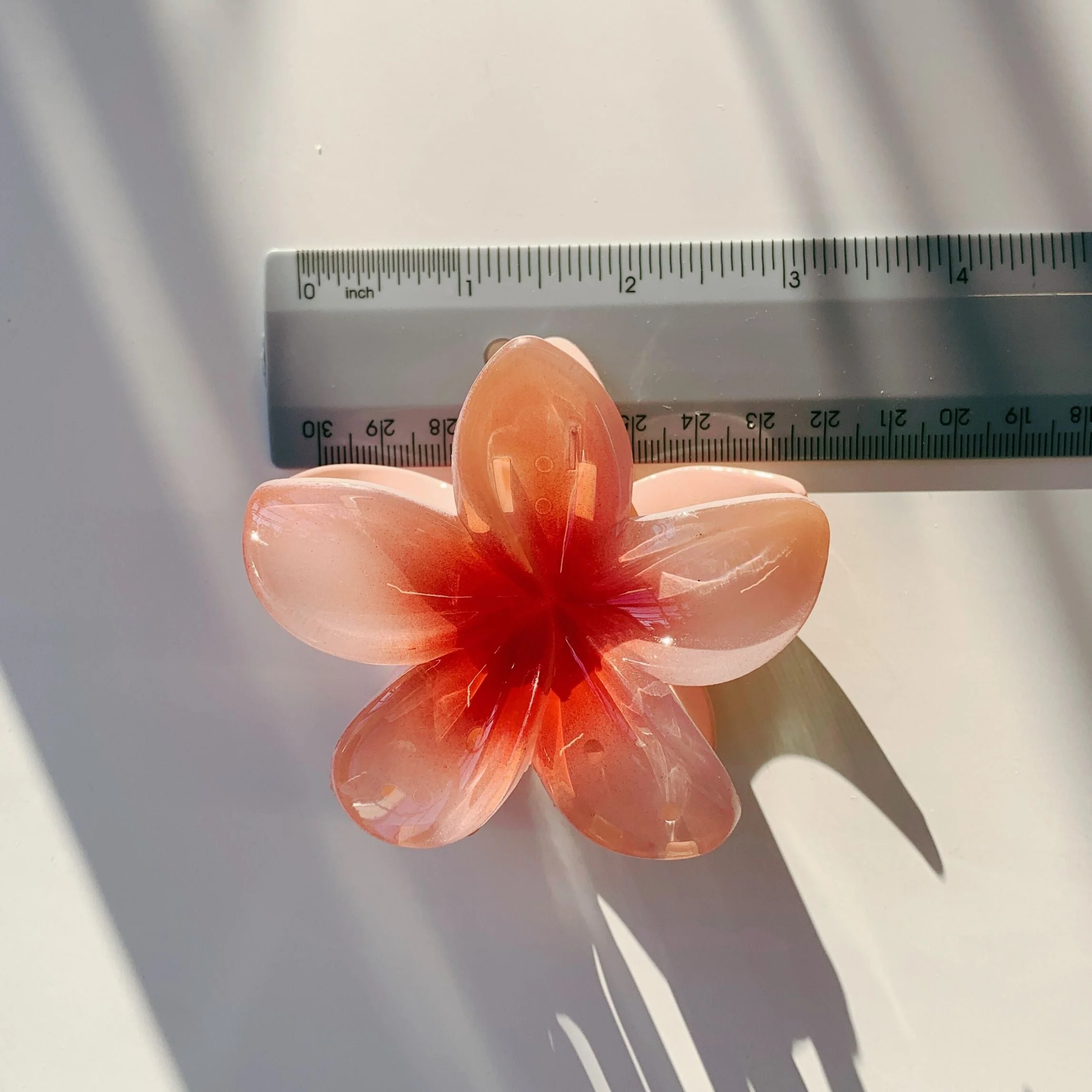 Velvet Claws Peach Flower Hair Claw - Image 5