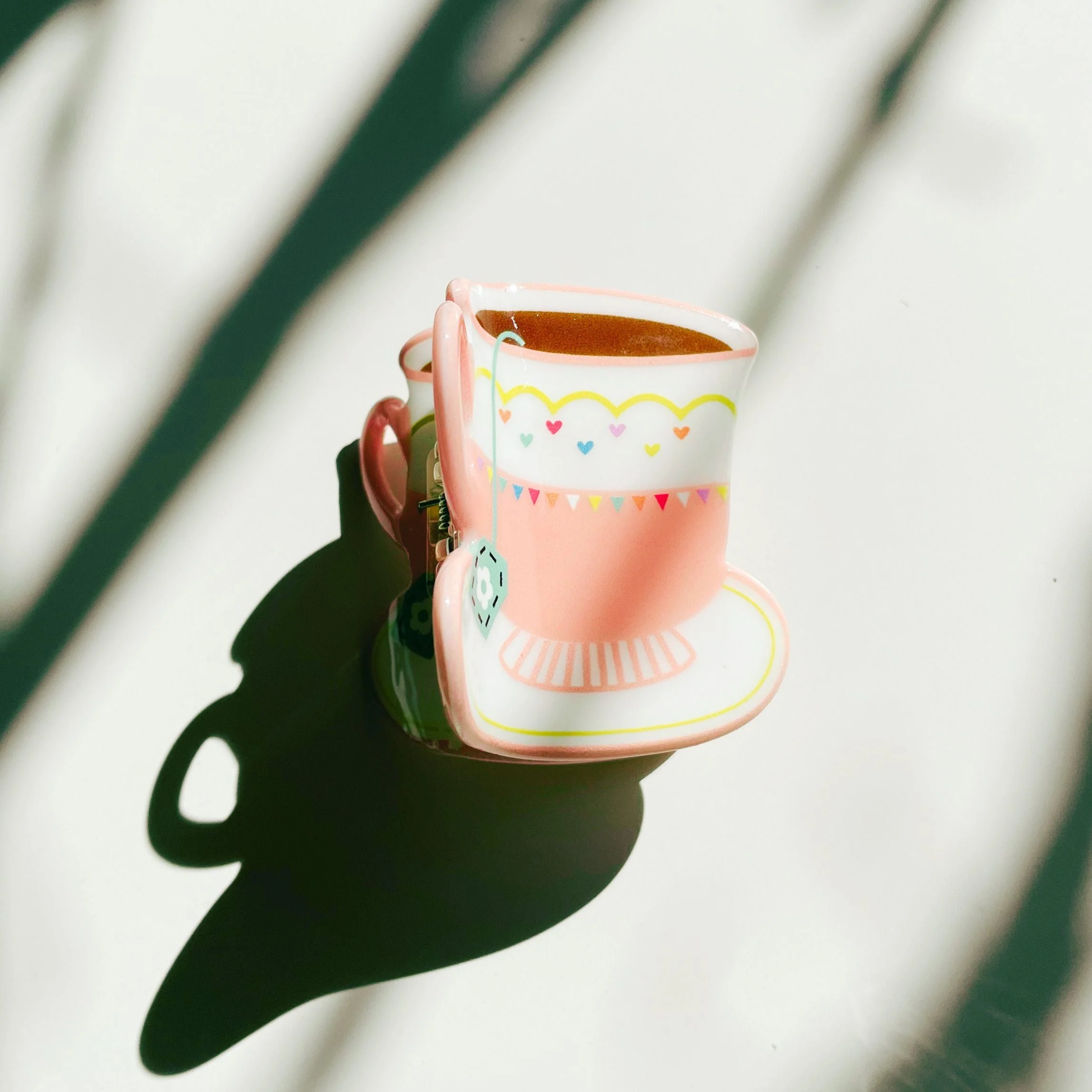 Velvet Claws Pink Tea Cup with Heart Hair Claw - Image 5