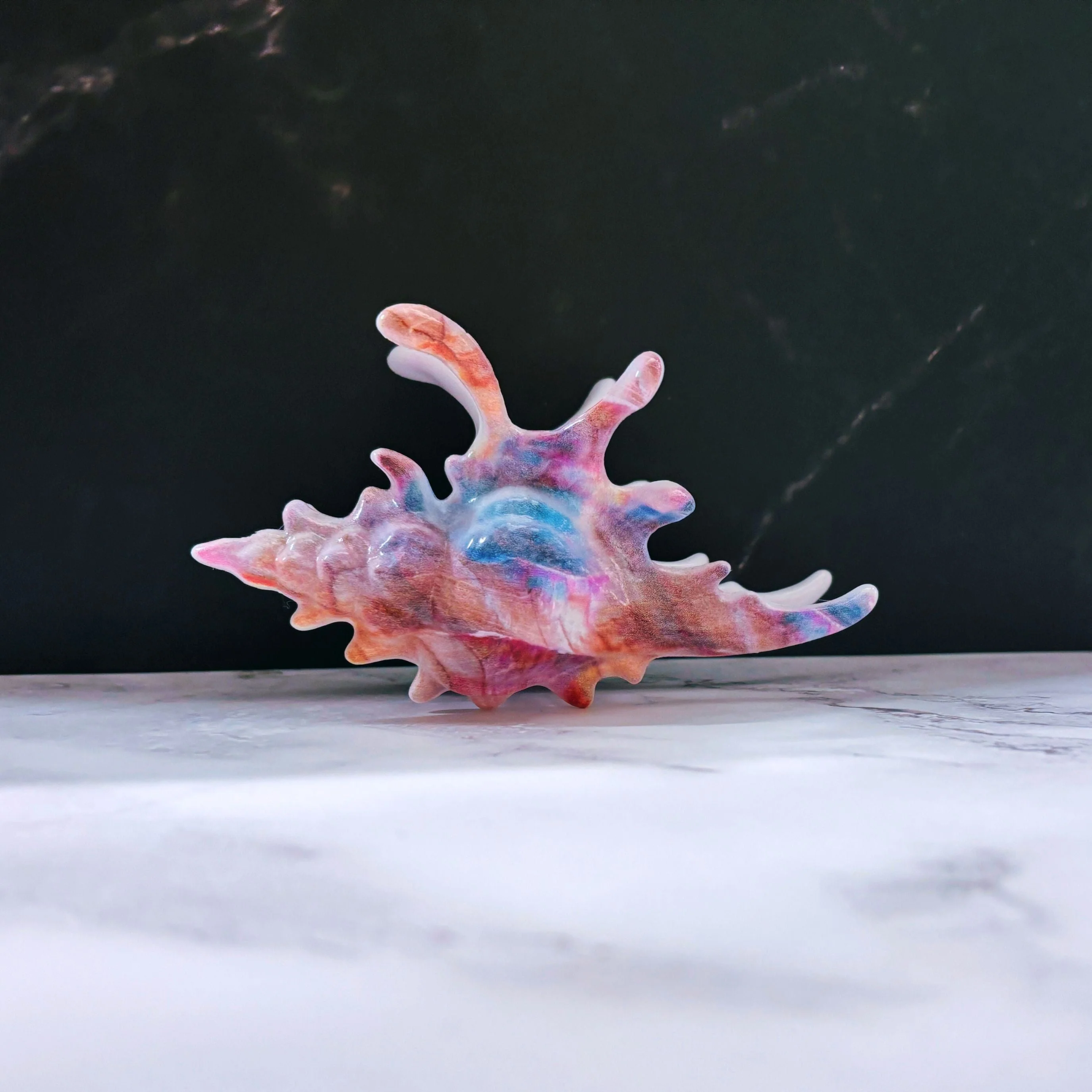 Velvet Claws Realistic Conch Shell Hair Claw in Mermaid Colors - Image 3