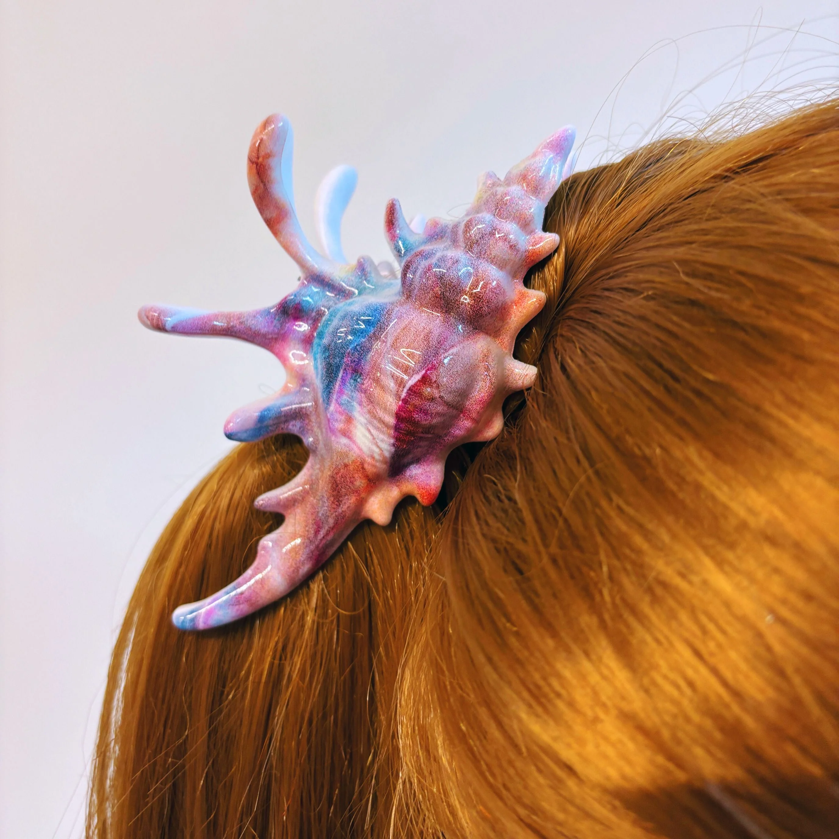 Velvet Claws Realistic Conch Shell Hair Claw in Mermaid Colors - Image 6