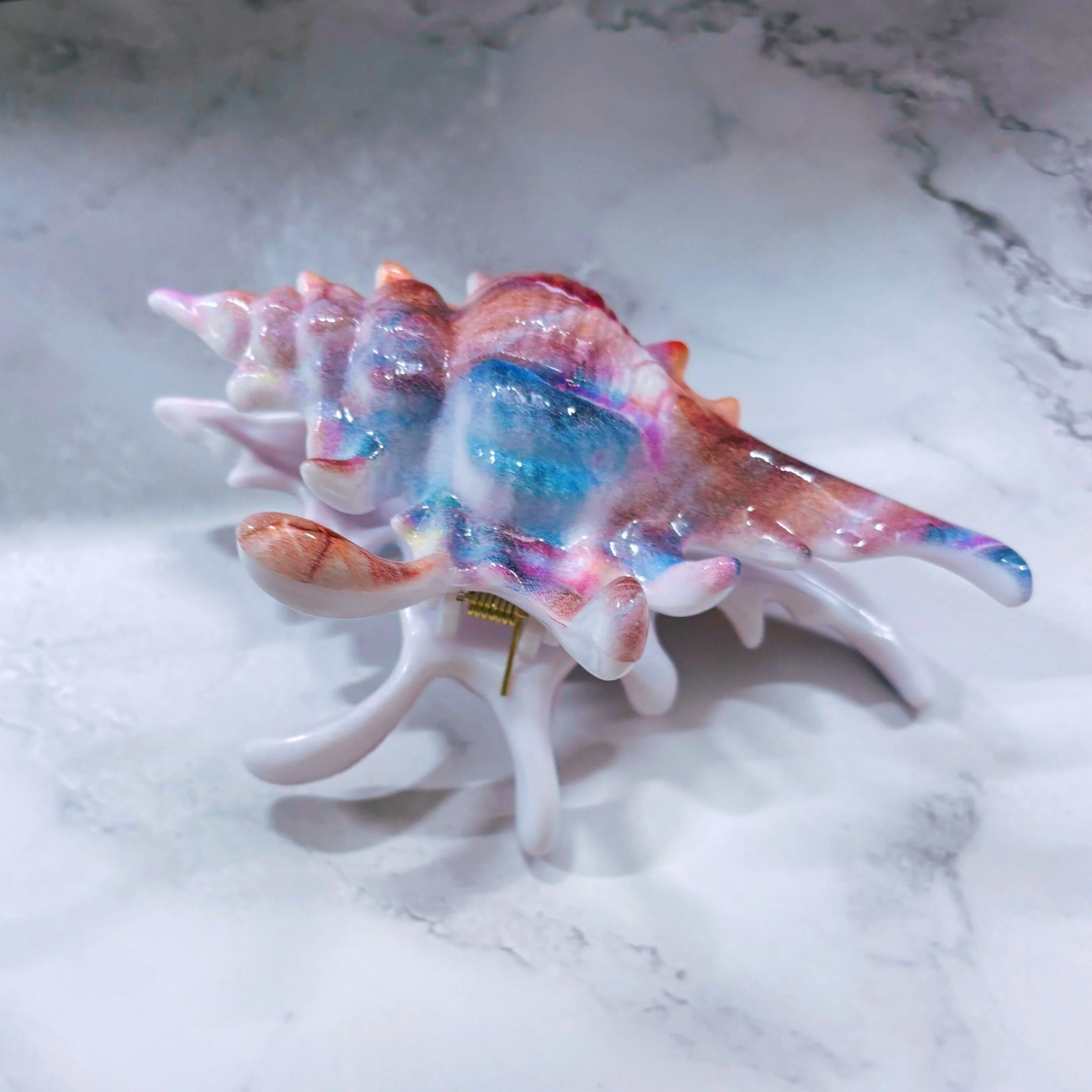 Velvet Claws Realistic Conch Shell Hair Claw in Mermaid Colors - Image 7