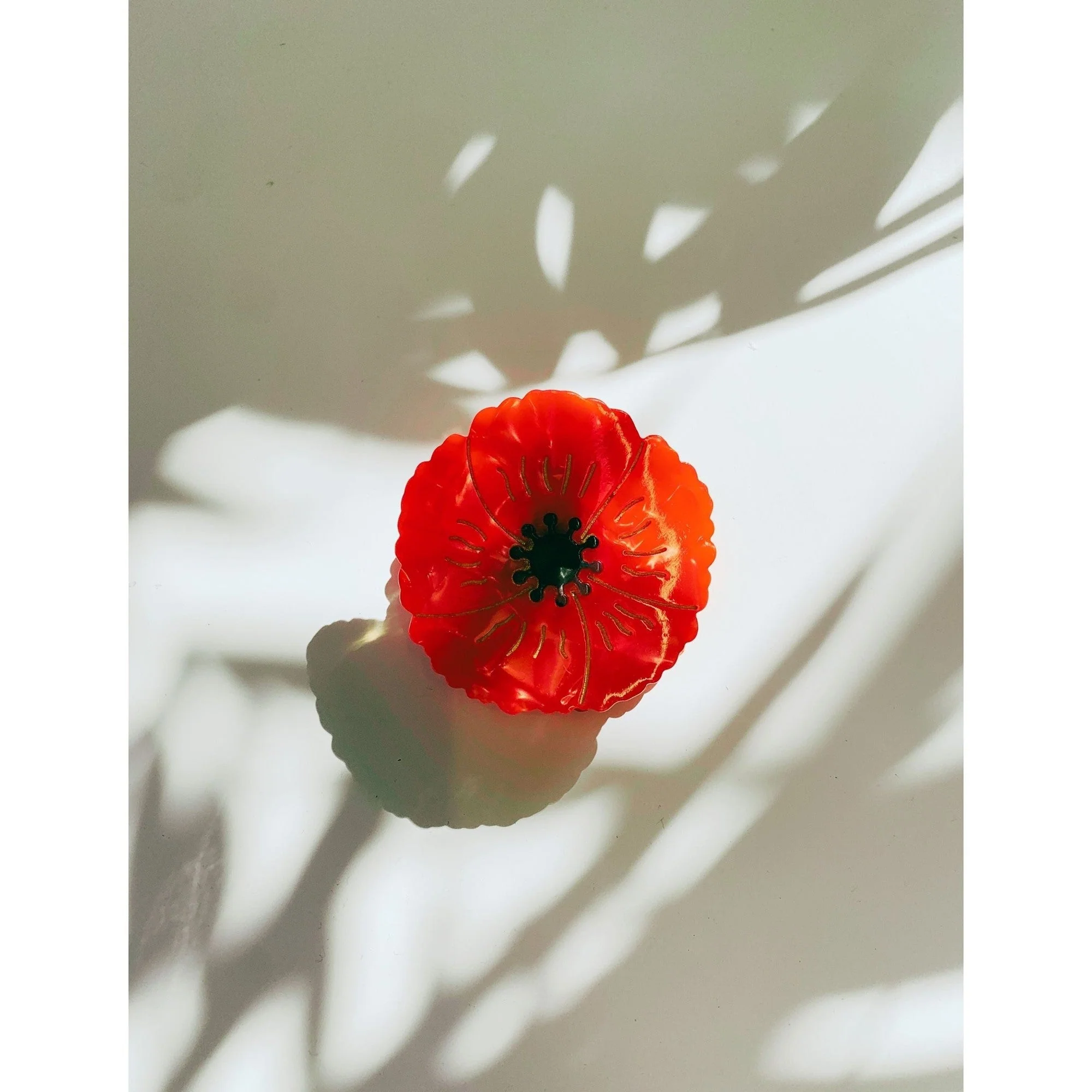 Velvet Claws Round Poppy Small Hair Claw - Image 4