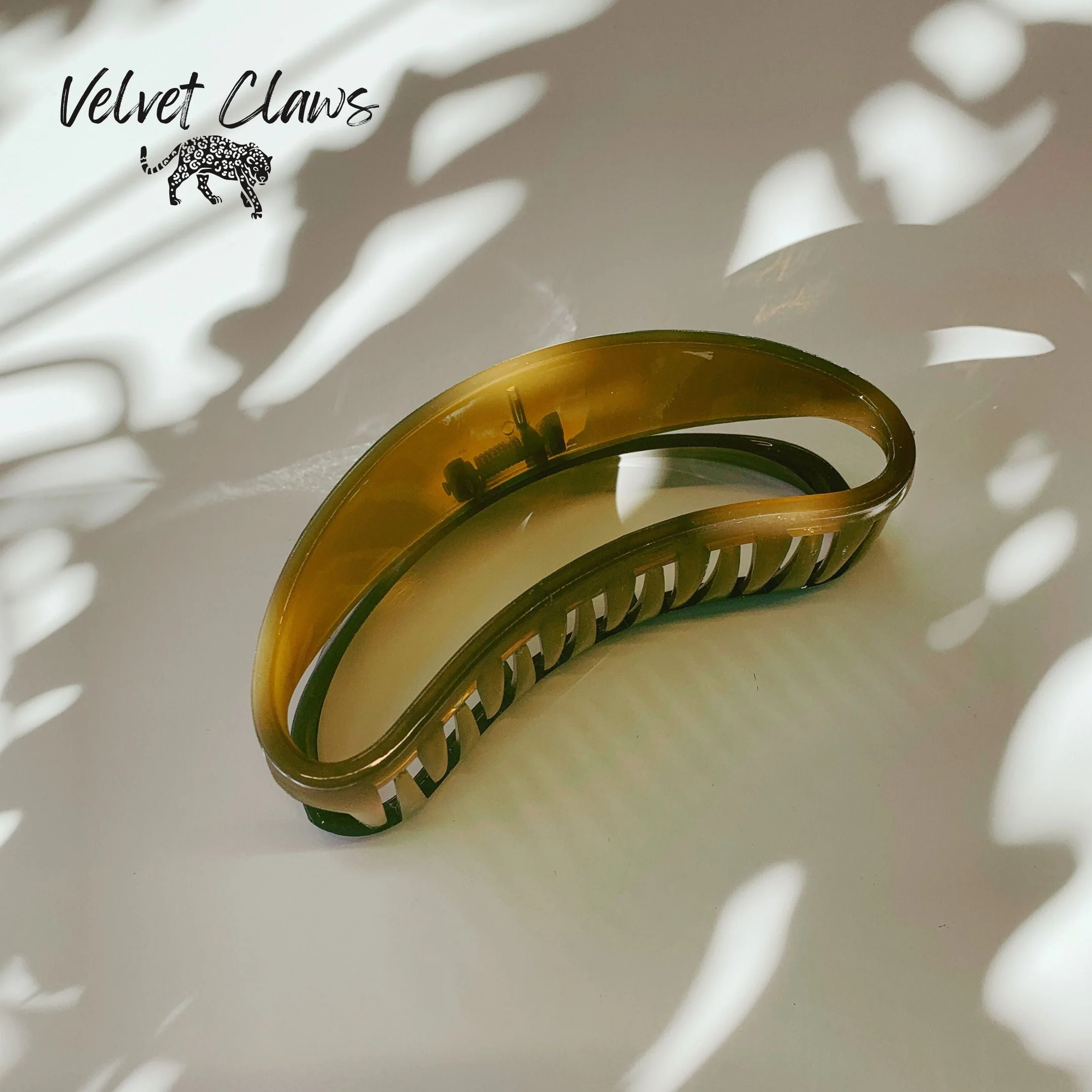Velvet Claws The Bean Hair Claw in Caramel - Image 2