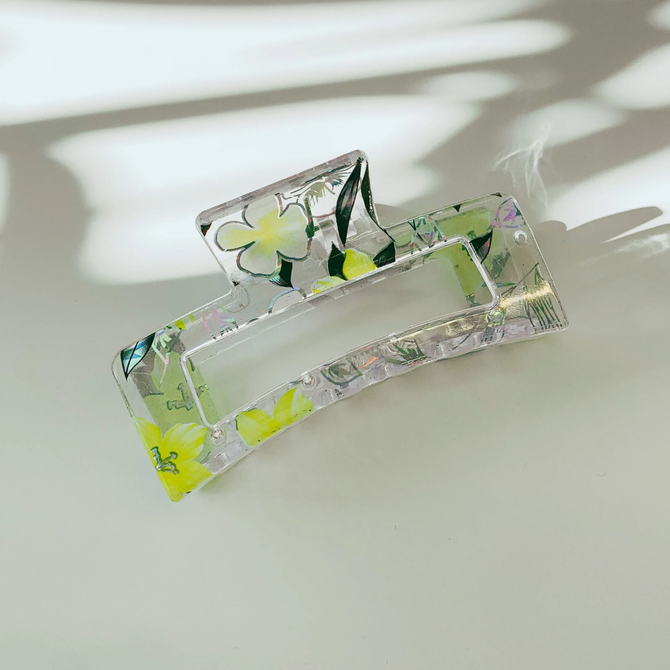 Velvet Claws The Crystal Hair Claw in Tropical Foil - Image 6