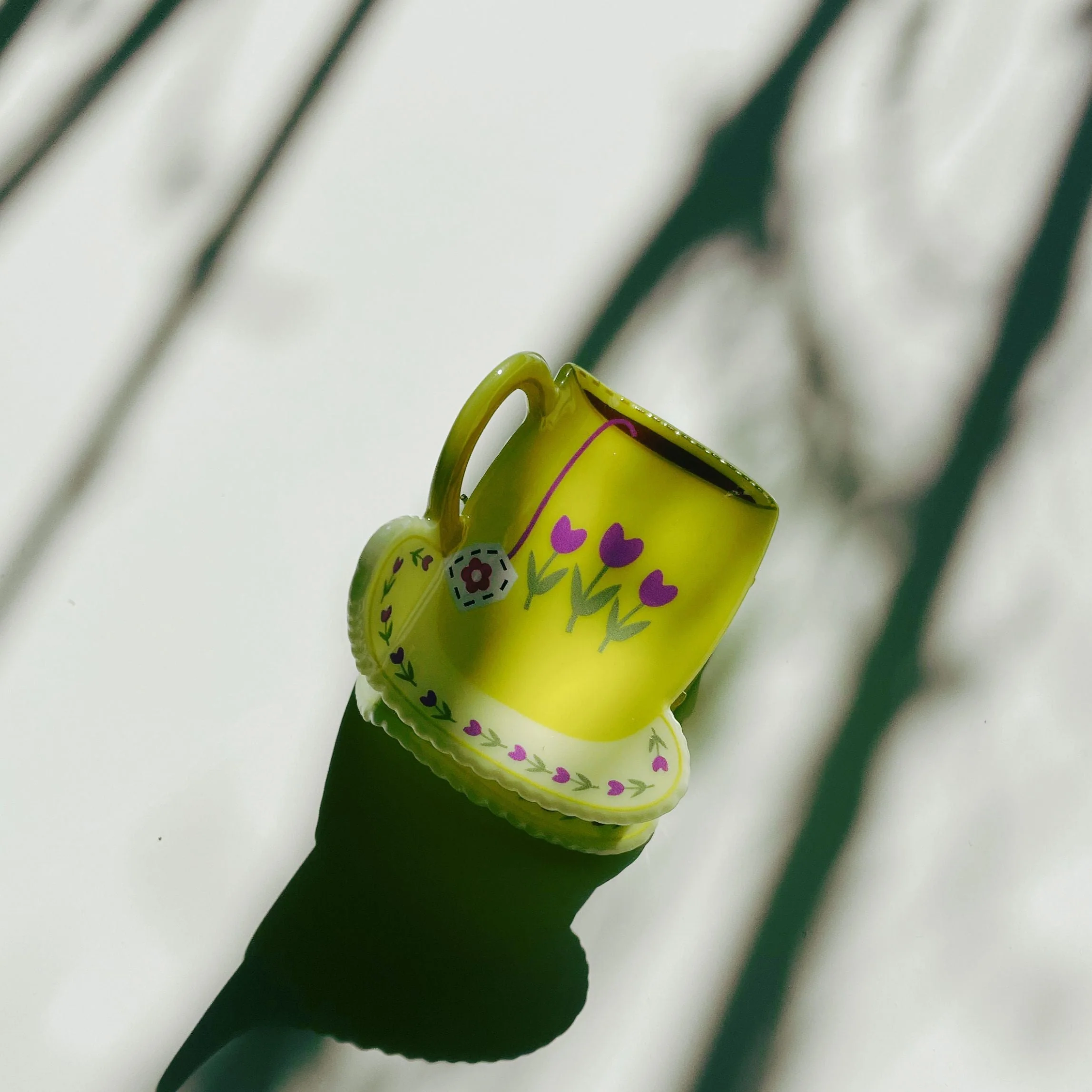 Velvet Claws Yellow Tea Cup with Flowers Hair Claw - Image 2
